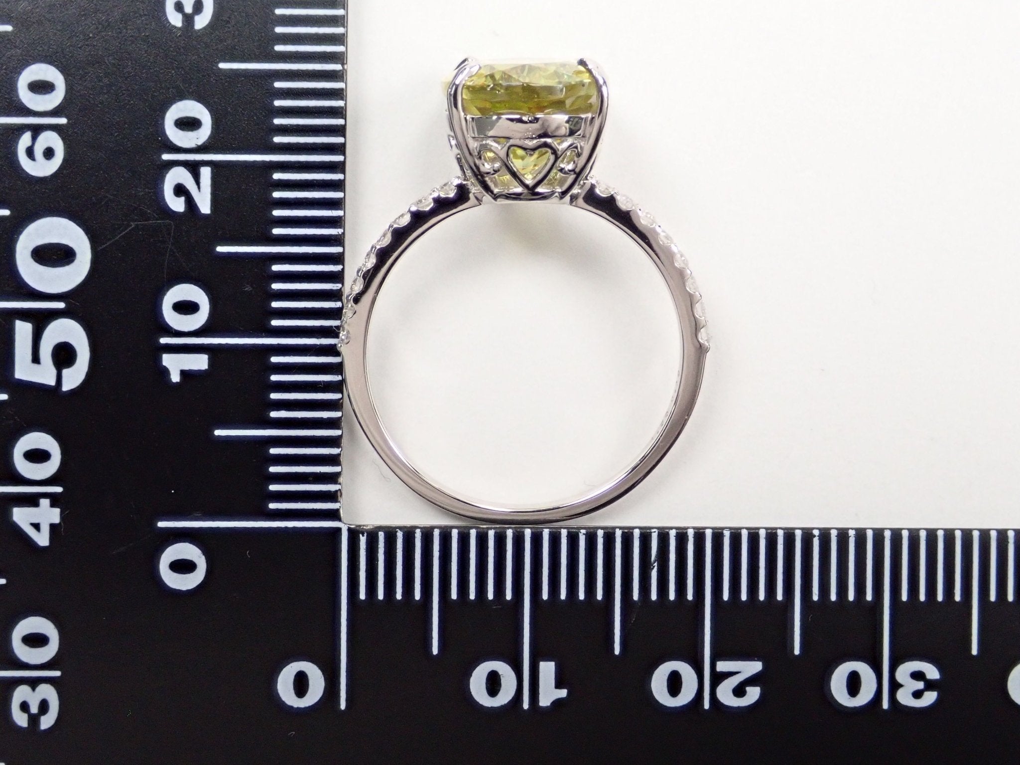 Pt900スフェーン4.56ct リング - KARATZ STORE|カラッツSTORE