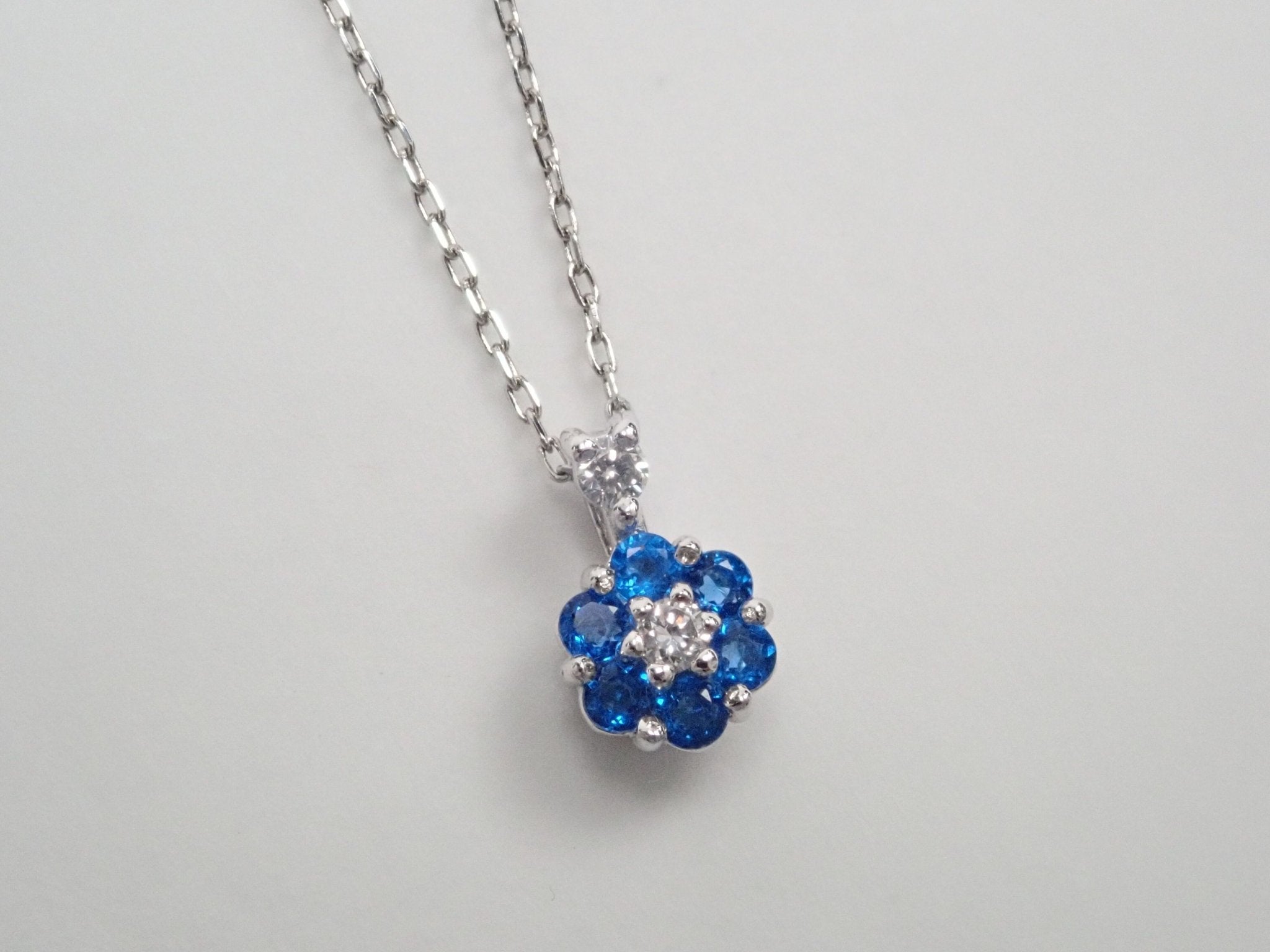 Pt900/Pt850アウイナイト0.06ct ペンダント(ネックレス) - KARATZ STORE|カラッツSTORE