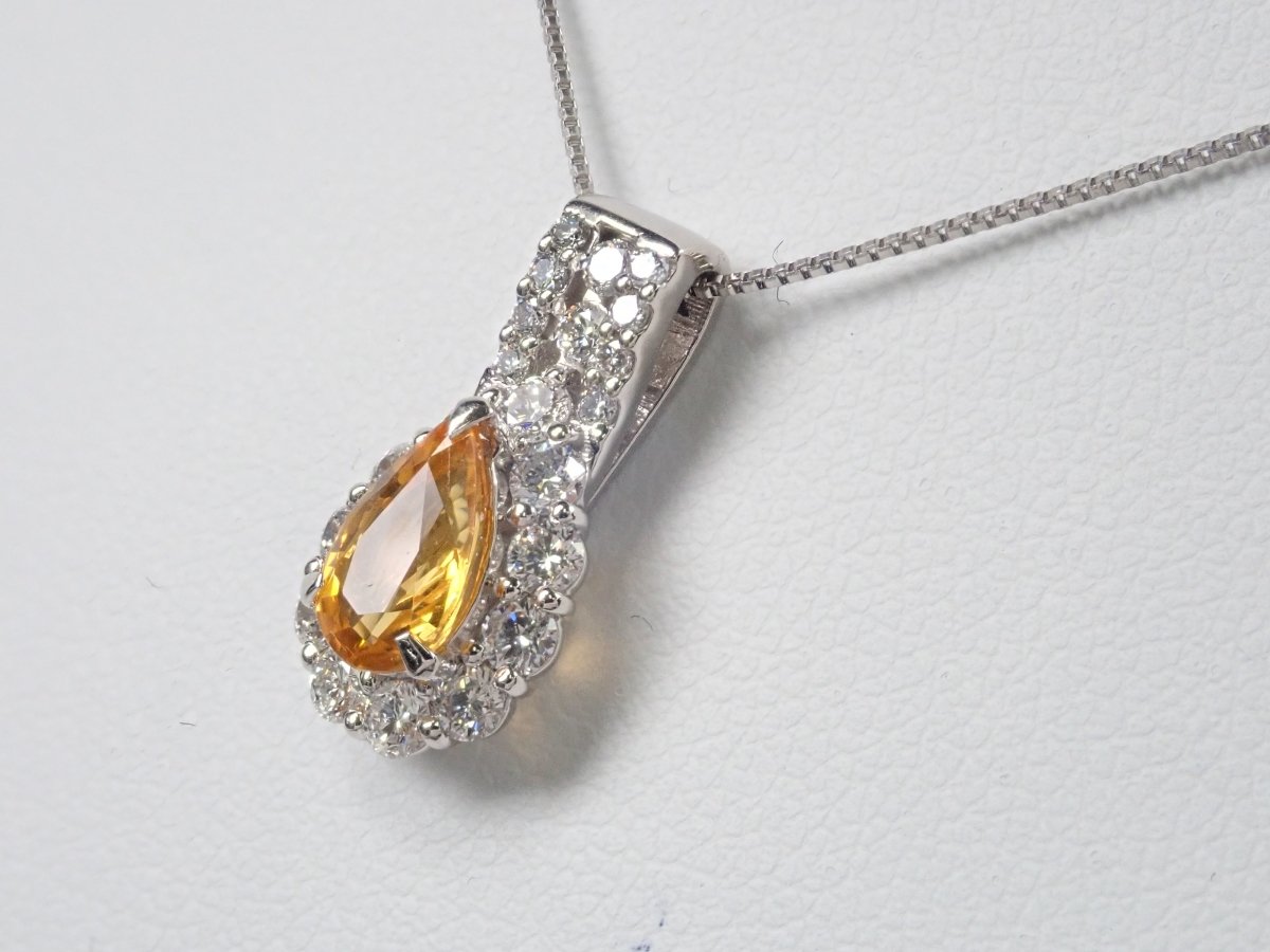 【カラフリ】Pt900/Pt850クリノヒューマイト0.726ct ペンダント(ネックレス) - カラッツSTORE