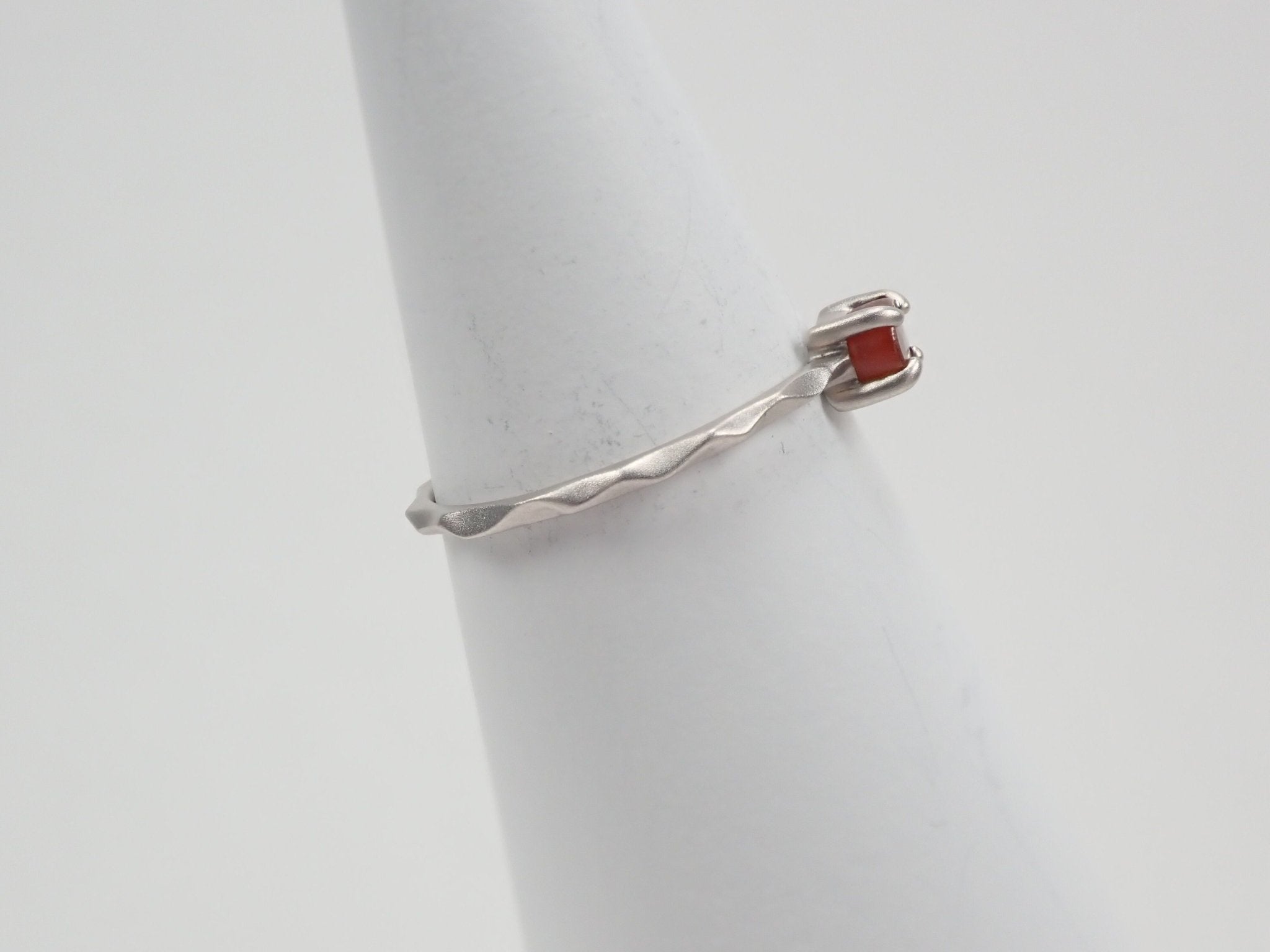 Pt950アンドラダイトガーネット(通称名 レインボーガーネット)0.342ct リング - KARATZ STORE|カラッツSTORE
