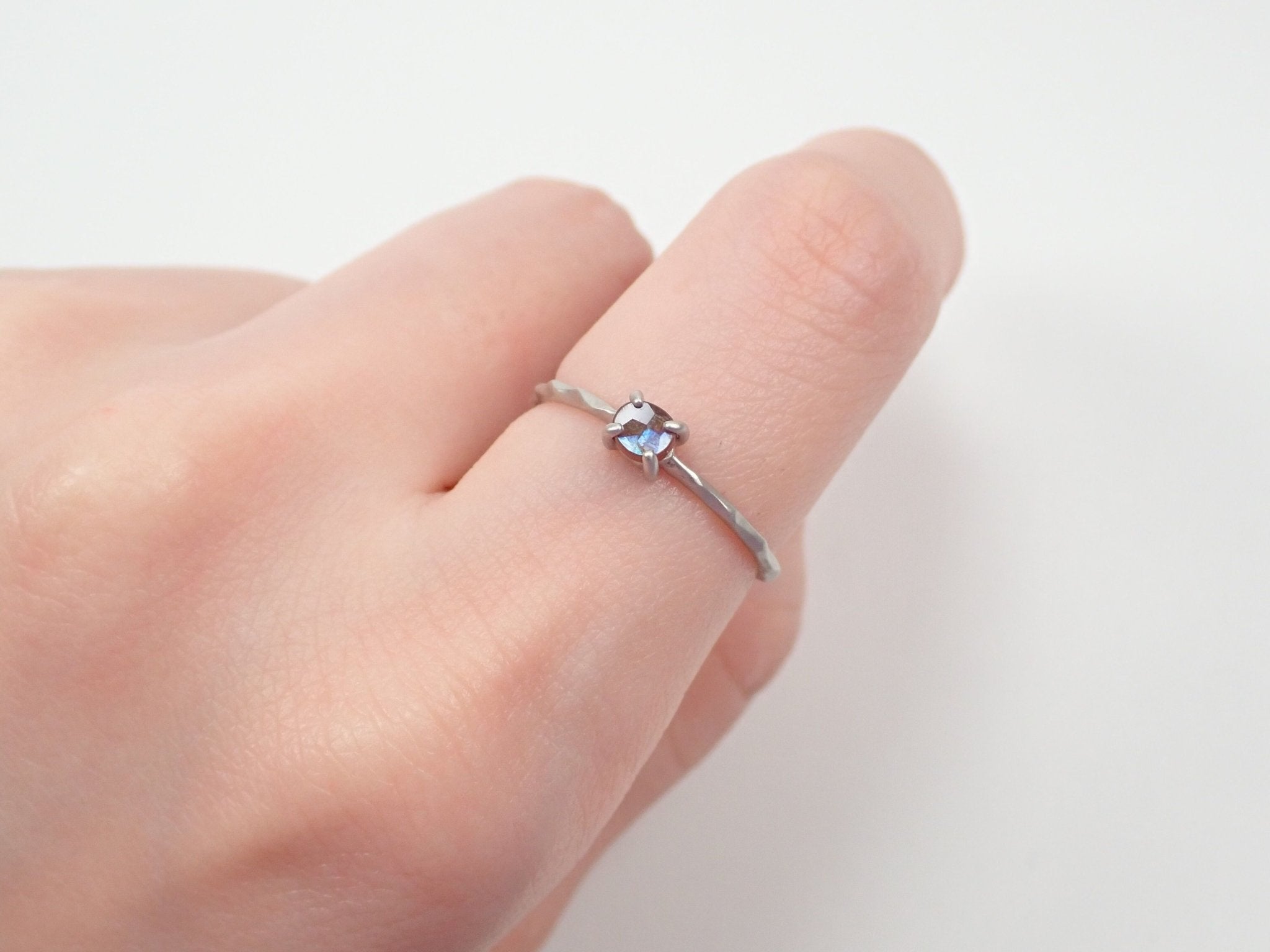 Pt950アンドラダイトガーネット(通称名 レインボーガーネット)0.342ct リング - KARATZ STORE|カラッツSTORE