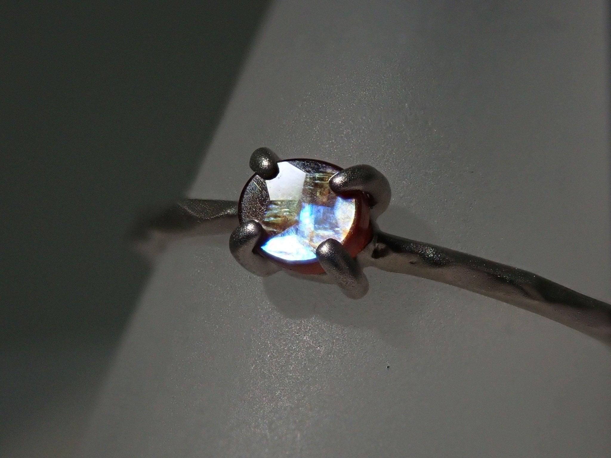Pt950アンドラダイトガーネット(通称名 レインボーガーネット)0.342ct リング - KARATZ STORE|カラッツSTORE