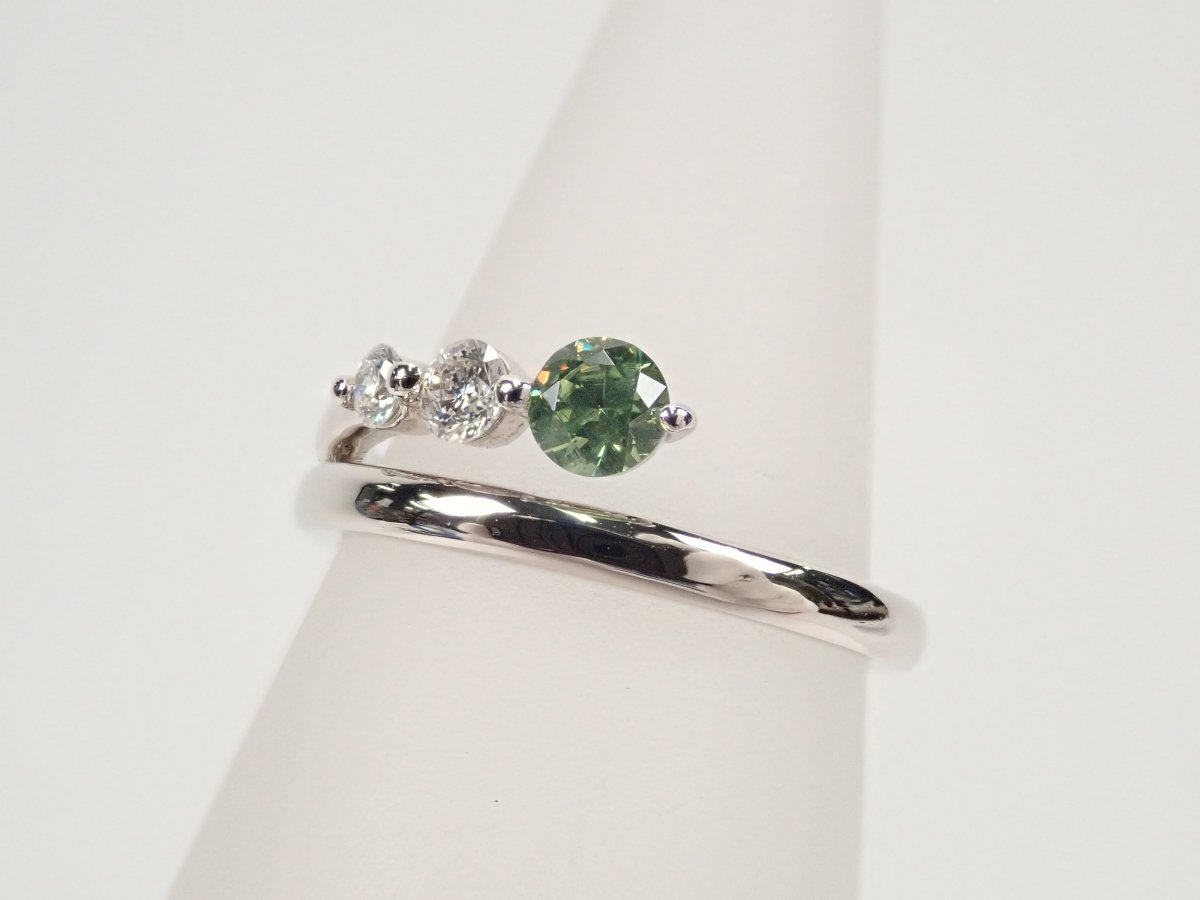 Pt950ロシア産デマントイドガーネット(ホーステール認む)0.155ct リング - KARATZ STORE|カラッツSTORE