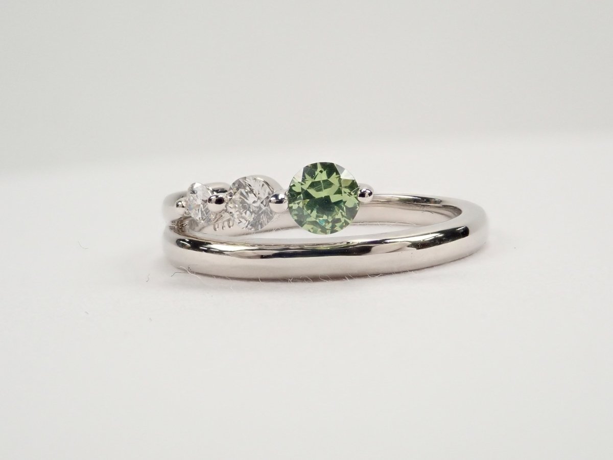 Pt950ロシア産デマントイドガーネット(ホーステール認む)0.155ct リング - KARATZ STORE|カラッツSTORE