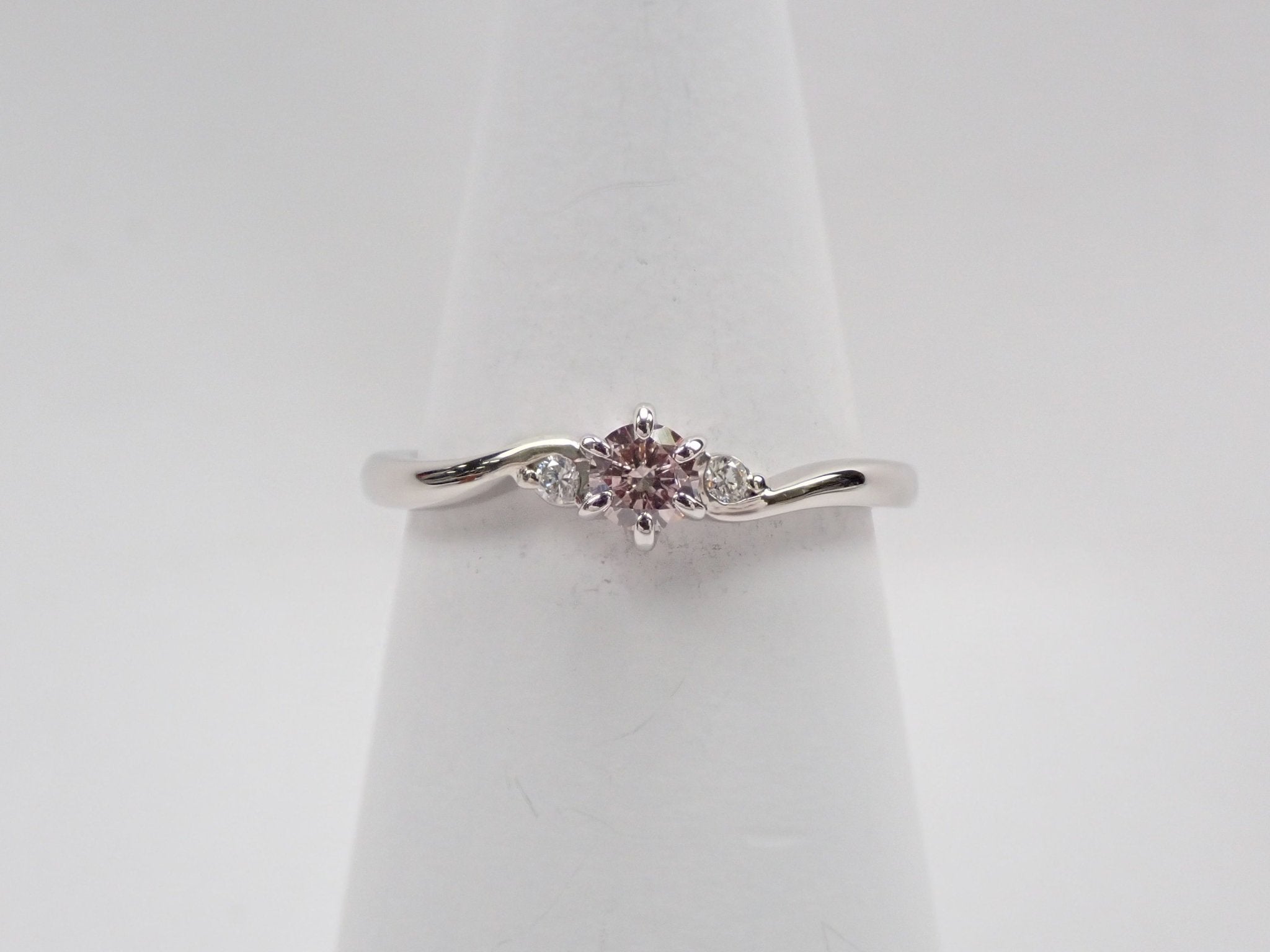 Pt950ピンクダイヤモンド0.169ct リング(FANCY LIGHT BROWNISH PINK ) - KARATZ STORE|カラッツSTORE