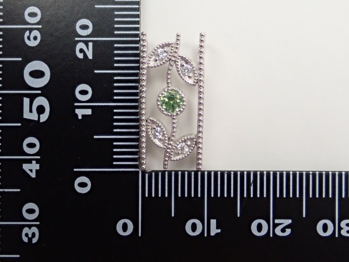 Pt950ロシア産デマントイドガーネット(ホーステール認む)0.176ct ペンダントトップ(ネックレストップ) - カラッツSTORE