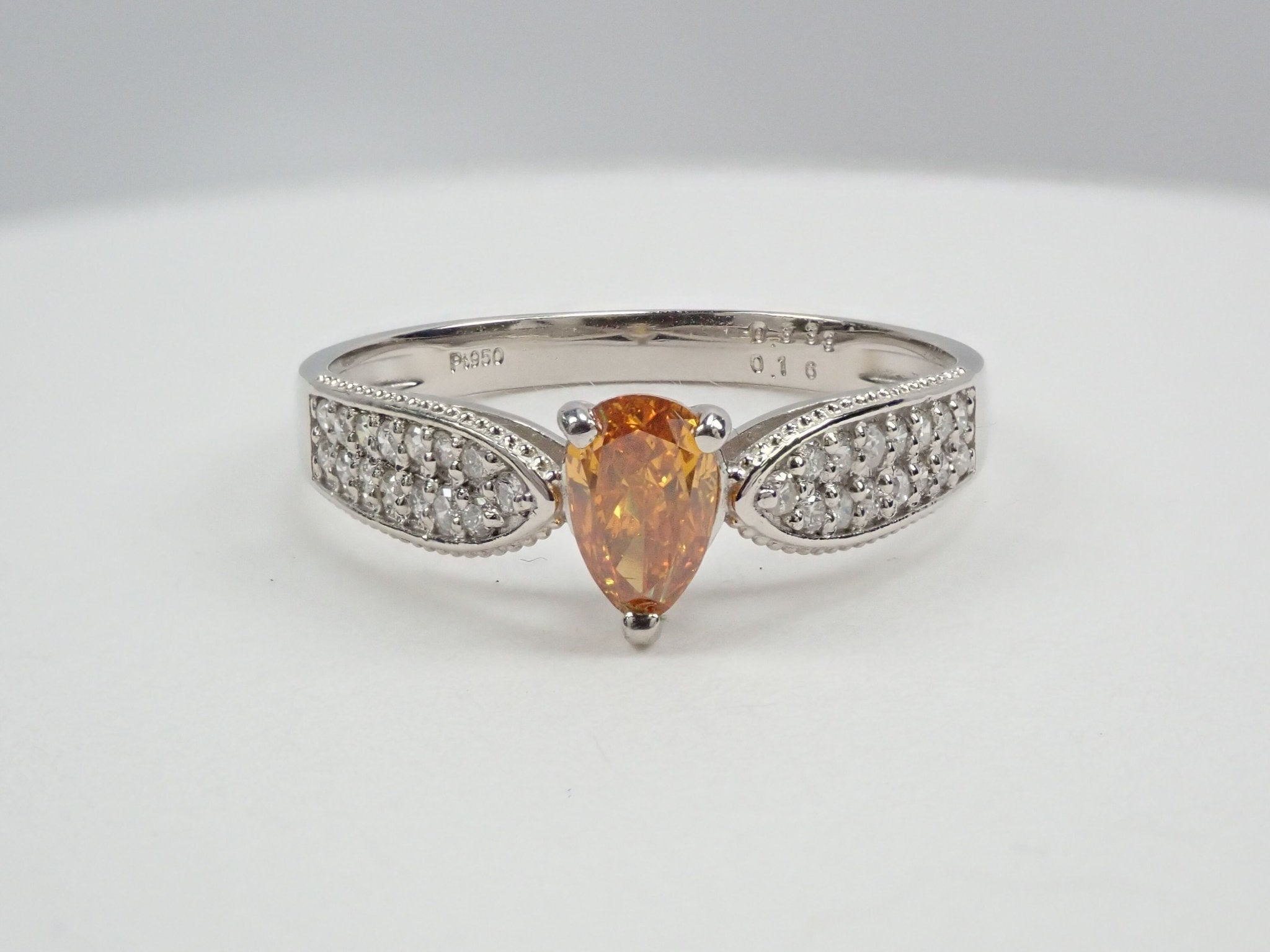 Pt950オレンジダイヤモンド0.338ct リング(FANCY DEEP YELLOWISH ORANGE) - KARATZ STORE|カラッツSTORE
