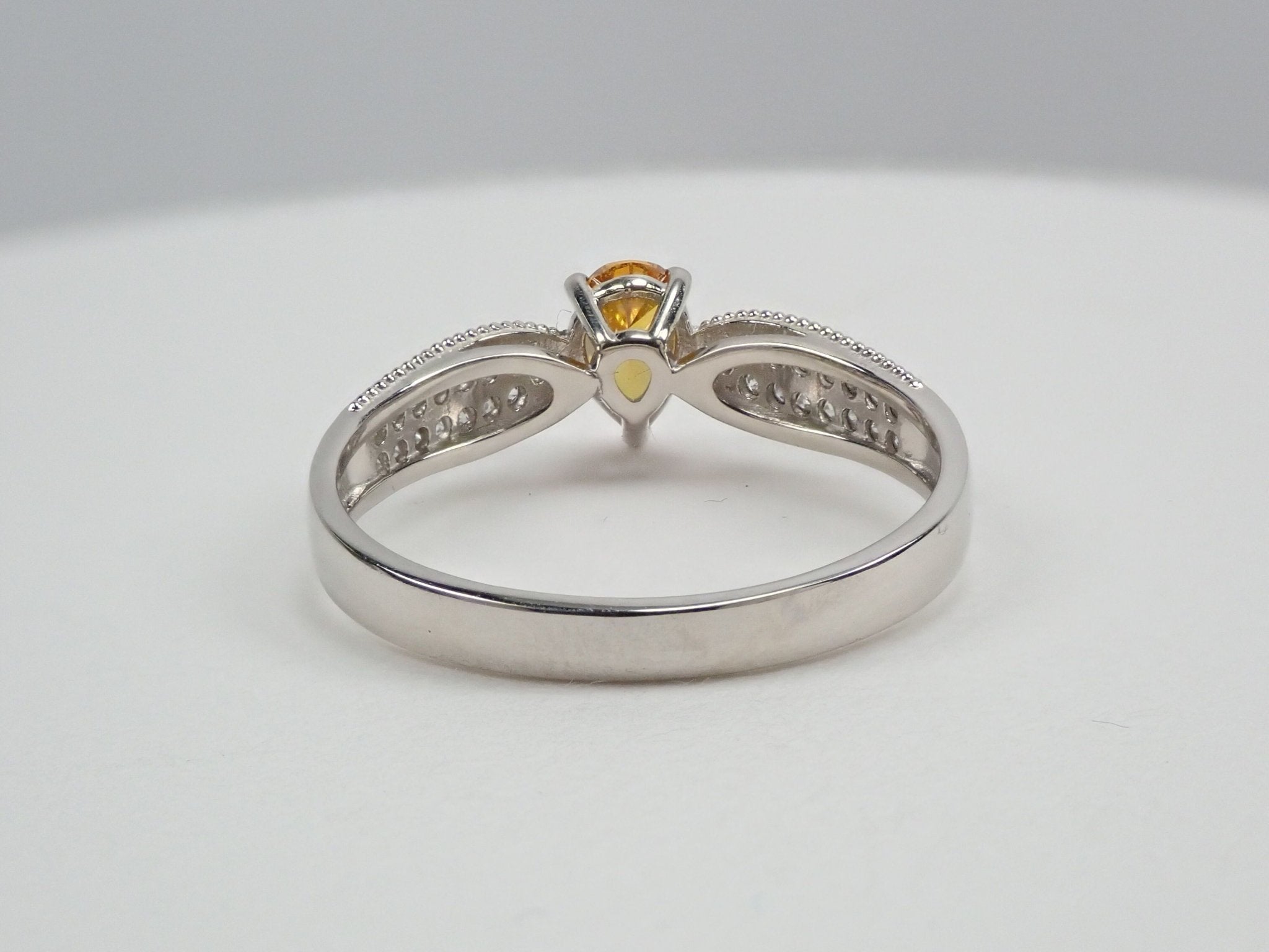 Pt950オレンジダイヤモンド0.338ct リング(FANCY DEEP YELLOWISH ORANGE) - KARATZ STORE|カラッツSTORE