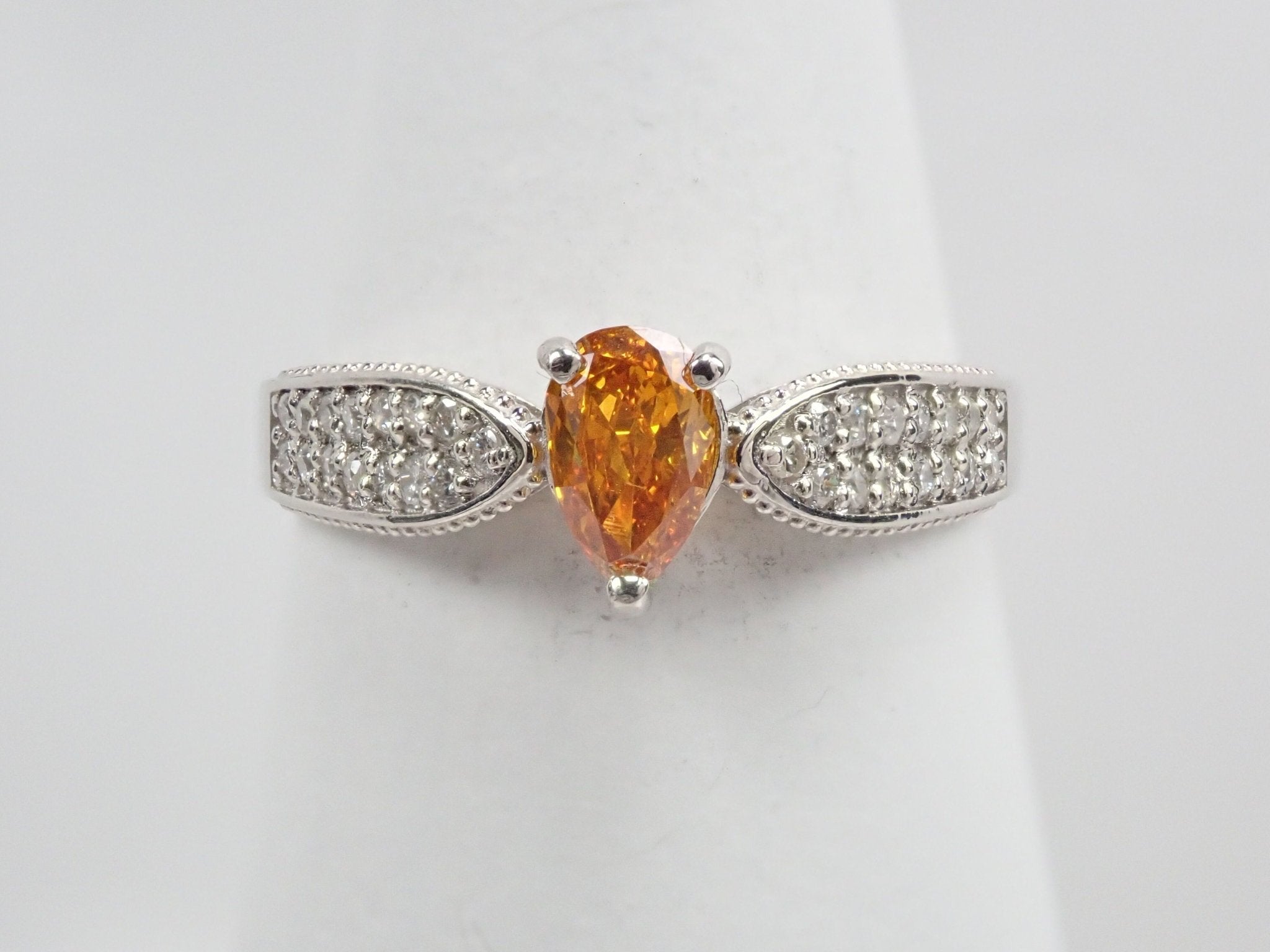 Pt950オレンジダイヤモンド0.338ct リング(FANCY DEEP YELLOWISH ORANGE) - KARATZ STORE|カラッツSTORE