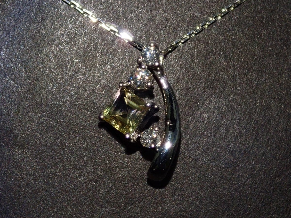 Pt950バイカラートルマリン0.402ct ペンダントトップ(ネックレストップ) - カラッツSTORE