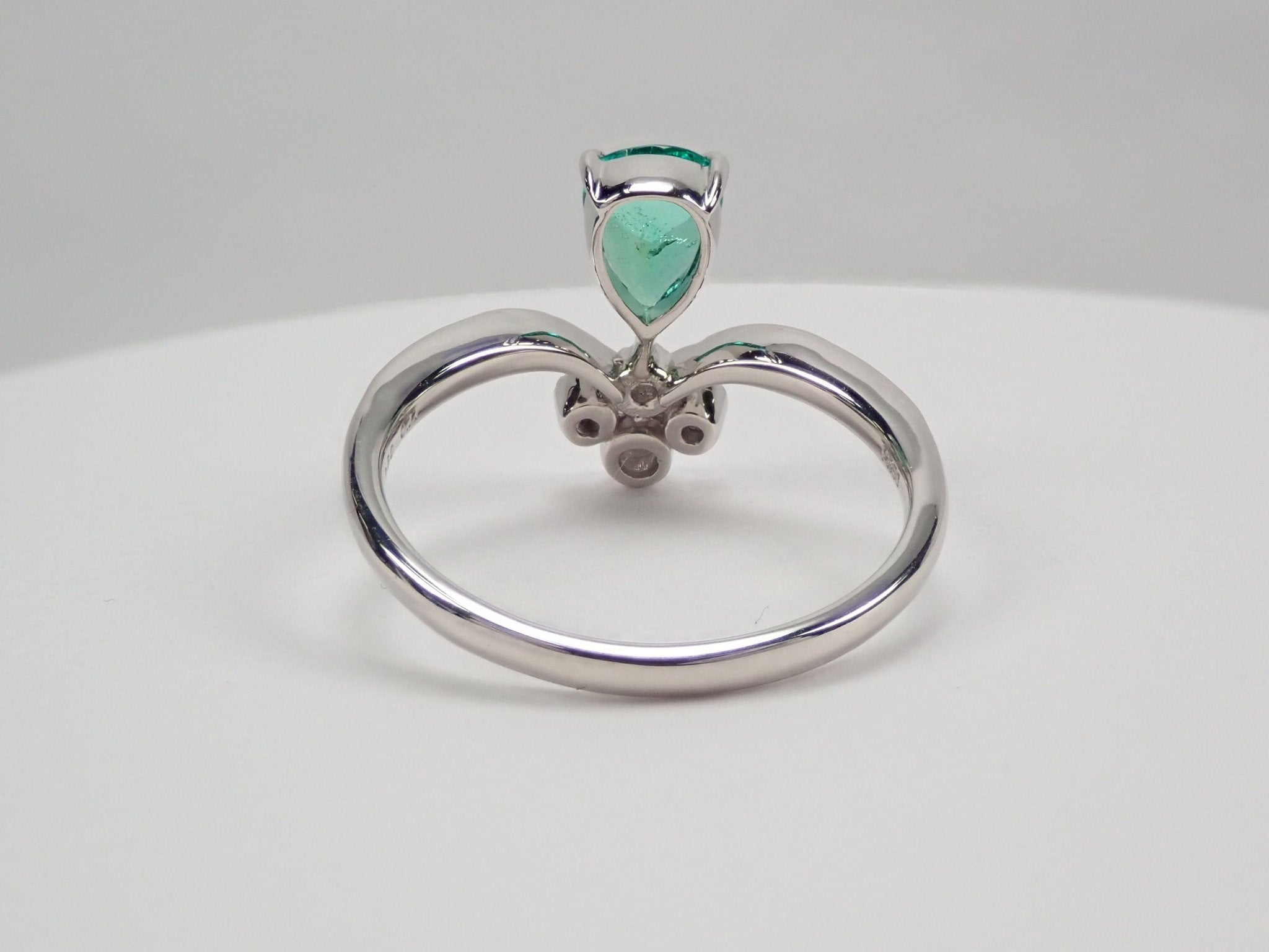 Pt950ノンオイルエメラルド0.50ct リング GIA付 - KARATZ STORE|カラッツSTORE