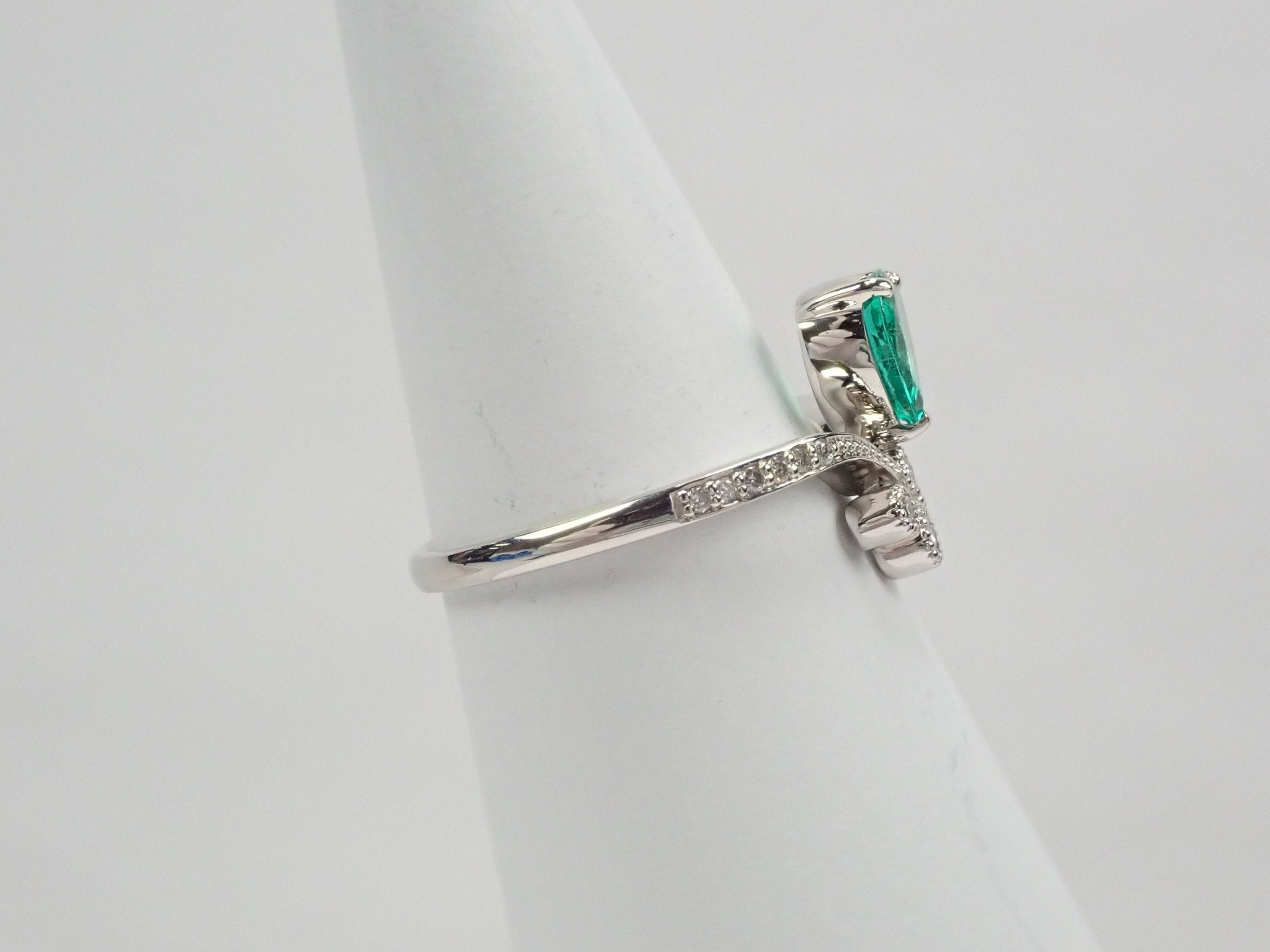 Pt950ノンオイルエメラルド0.50ct リング GIA付 - KARATZ STORE|カラッツSTORE