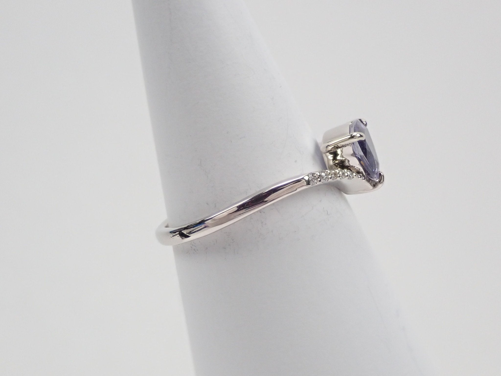 Pt950アイオライトサンストーン0.548ct リング - KARATZ STORE|カラッツSTORE