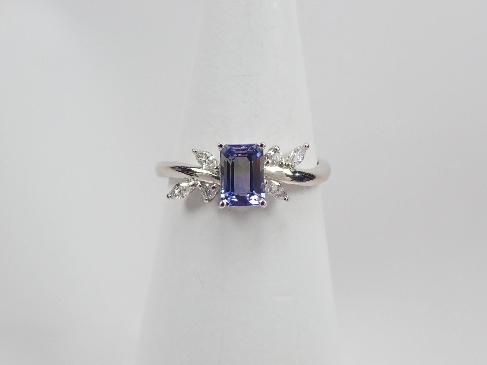 Pt950バイカラータンザナイト0.661ct リング - KARATZ STORE|カラッツSTORE
