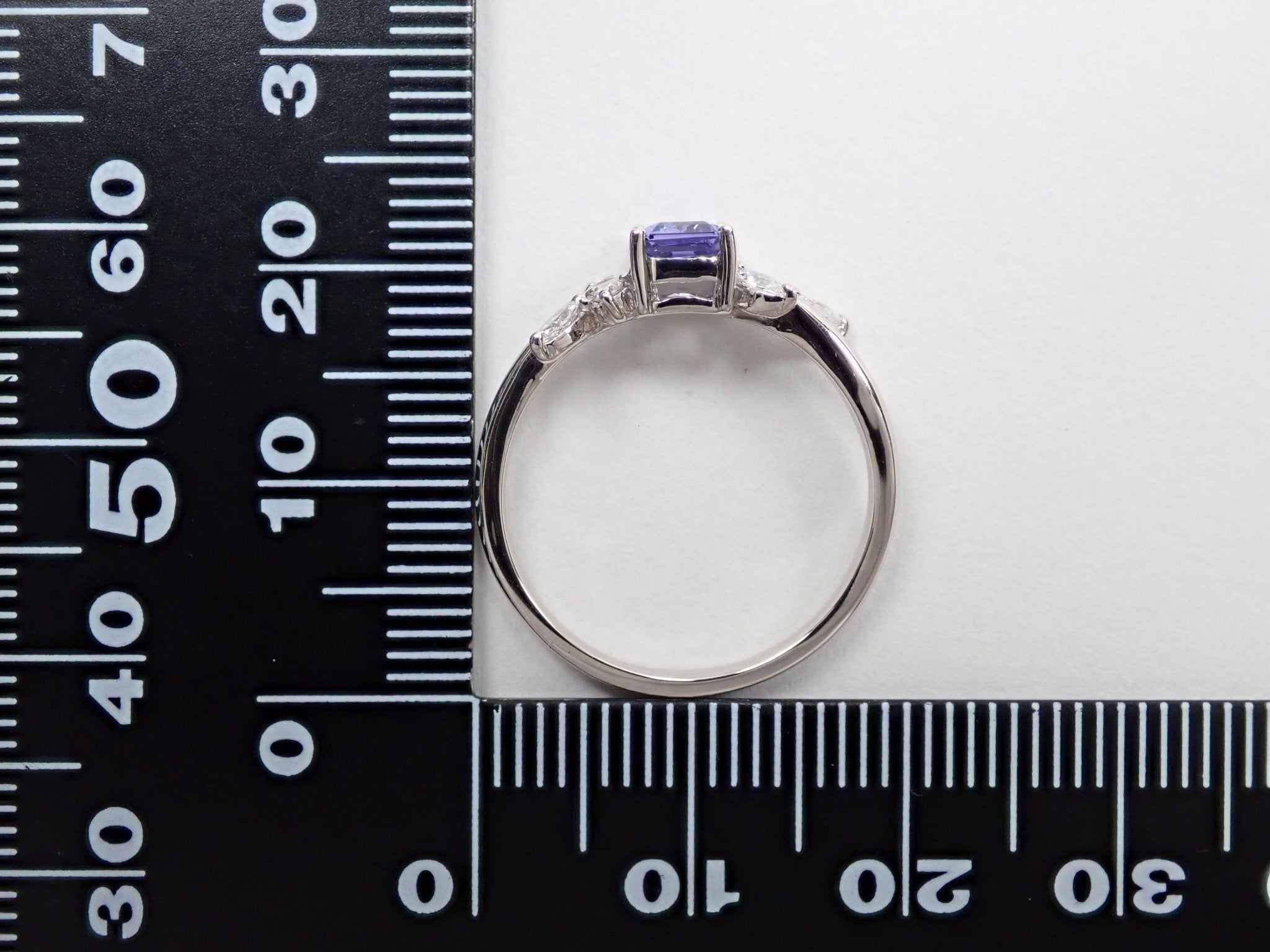 Pt950バイカラータンザナイト0.661ct リング - KARATZ STORE|カラッツSTORE