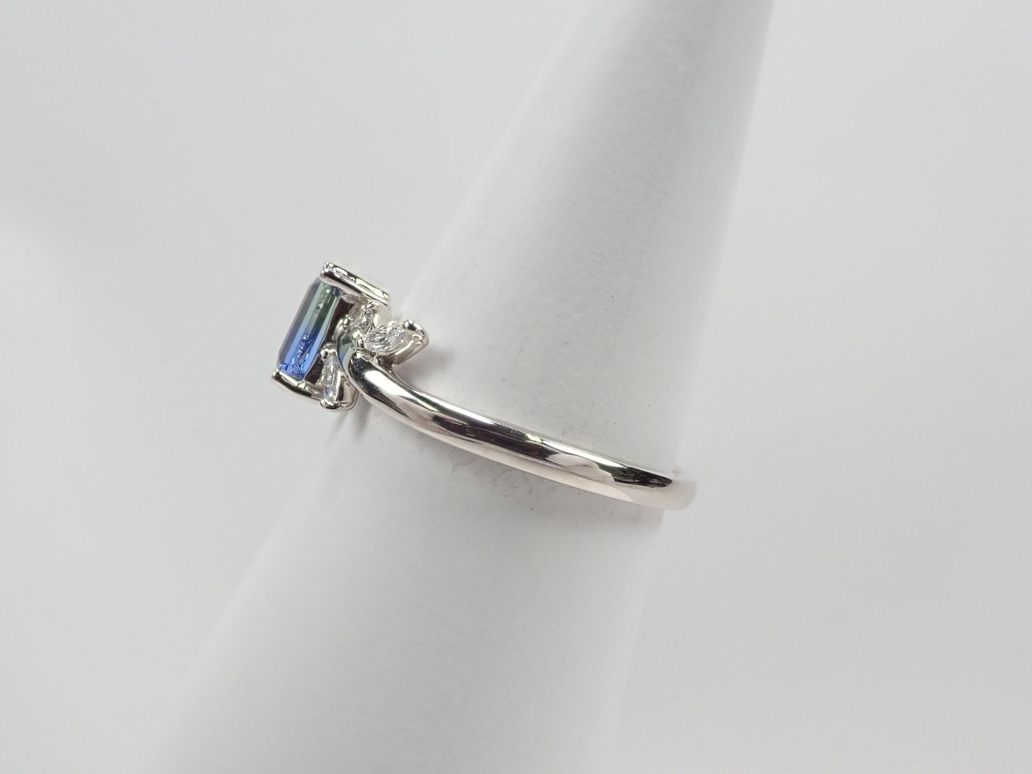 Pt950バイカラータンザナイト0.661ct リング - KARATZ STORE|カラッツSTORE