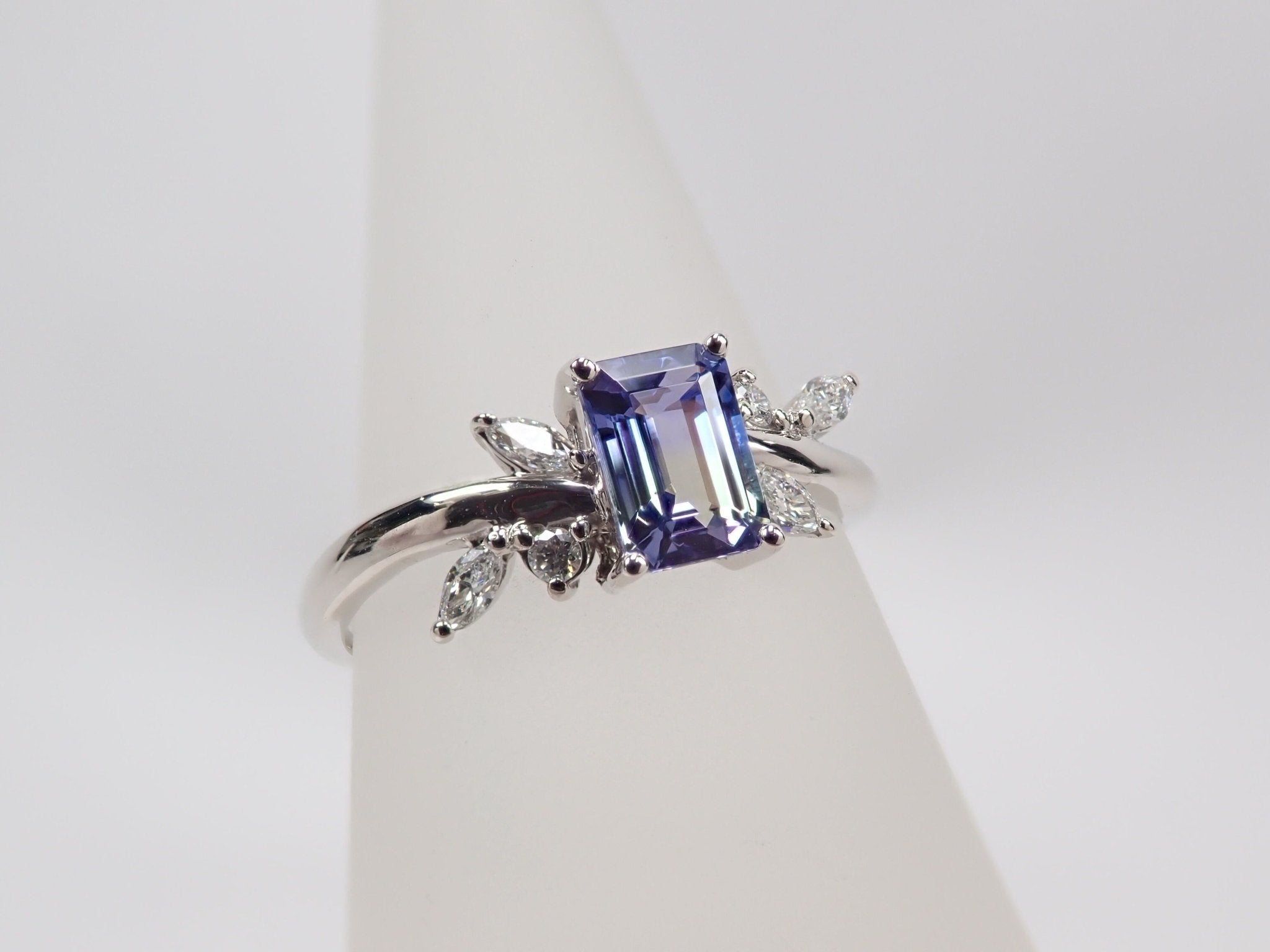 Pt950バイカラータンザナイト0.661ct リング - KARATZ STORE|カラッツSTORE