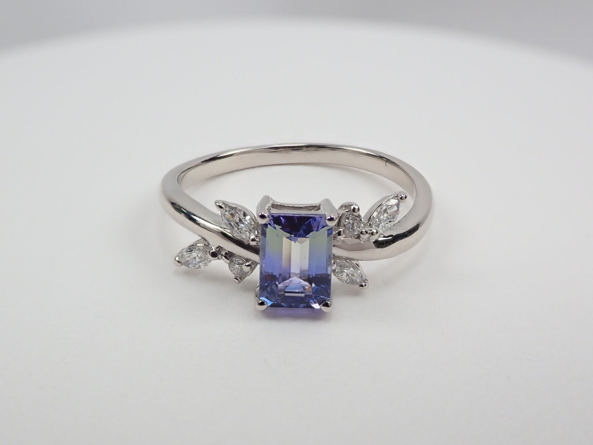 Pt950バイカラータンザナイト0.661ct リング - KARATZ STORE|カラッツSTORE