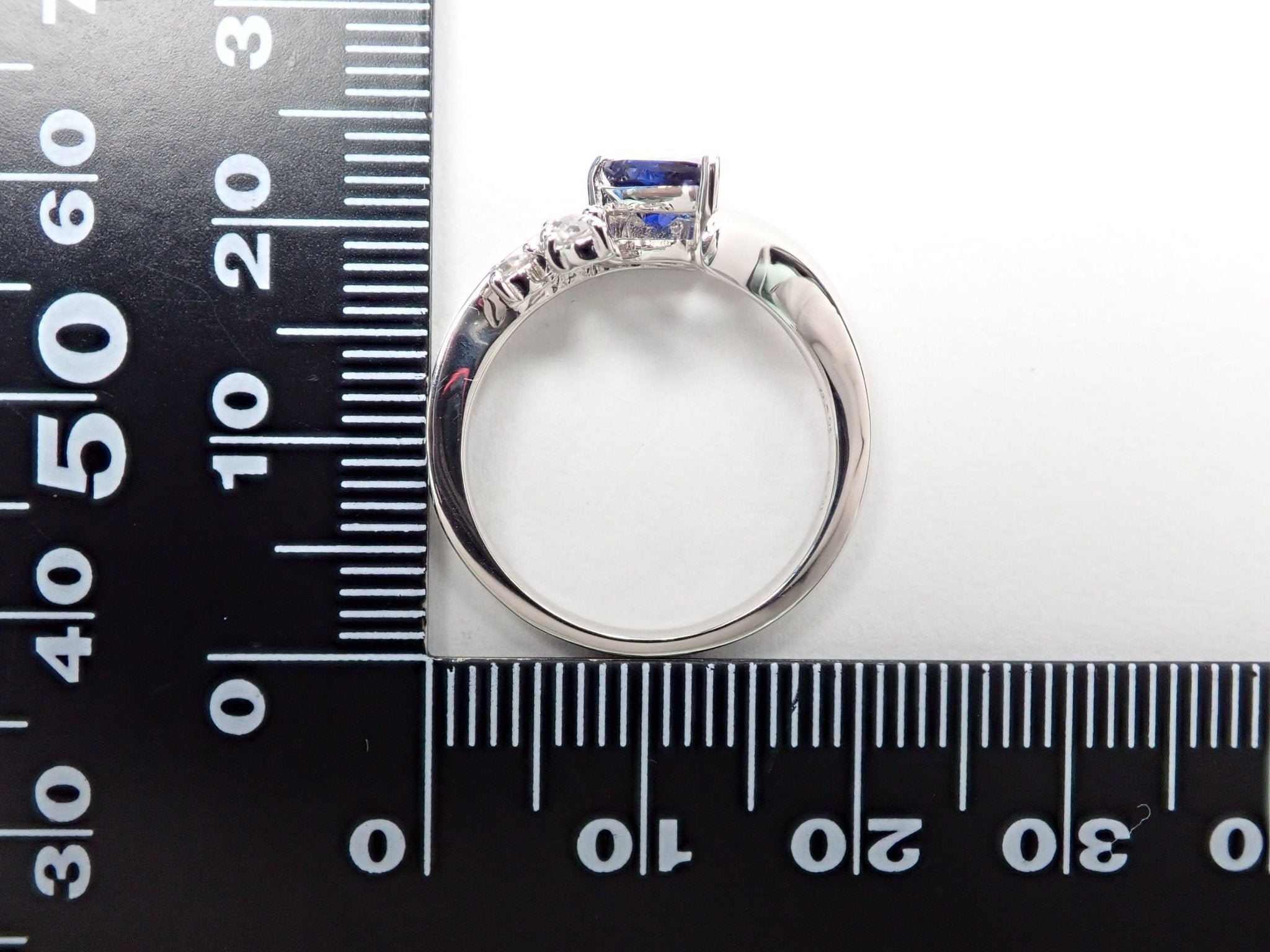 Pt950ロイヤルブルーサファイア0.73ct リング GIA付 - KARATZ STORE|カラッツSTORE