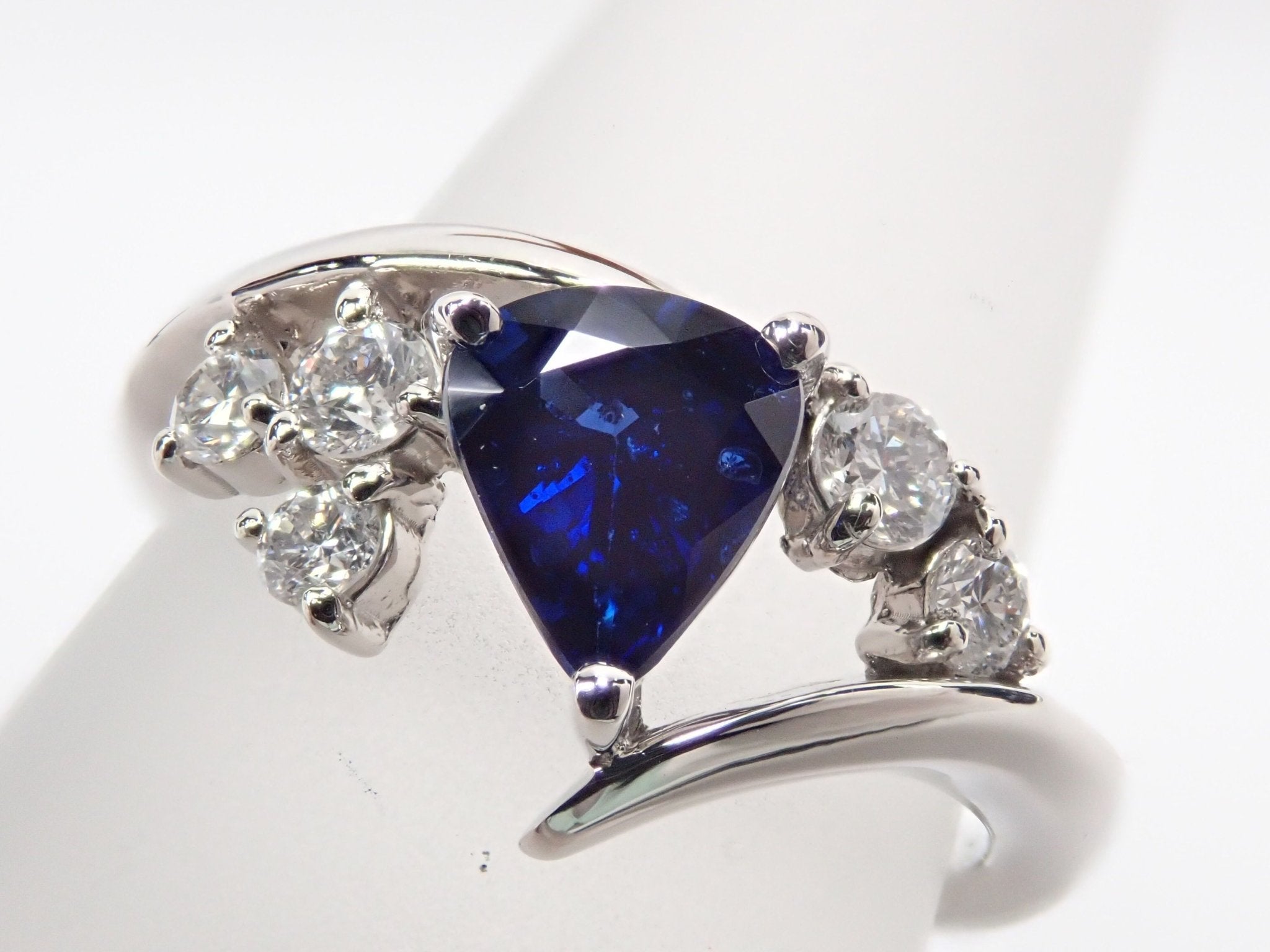Pt950ロイヤルブルーサファイア0.73ct リング GIA付 - KARATZ STORE|カラッツSTORE