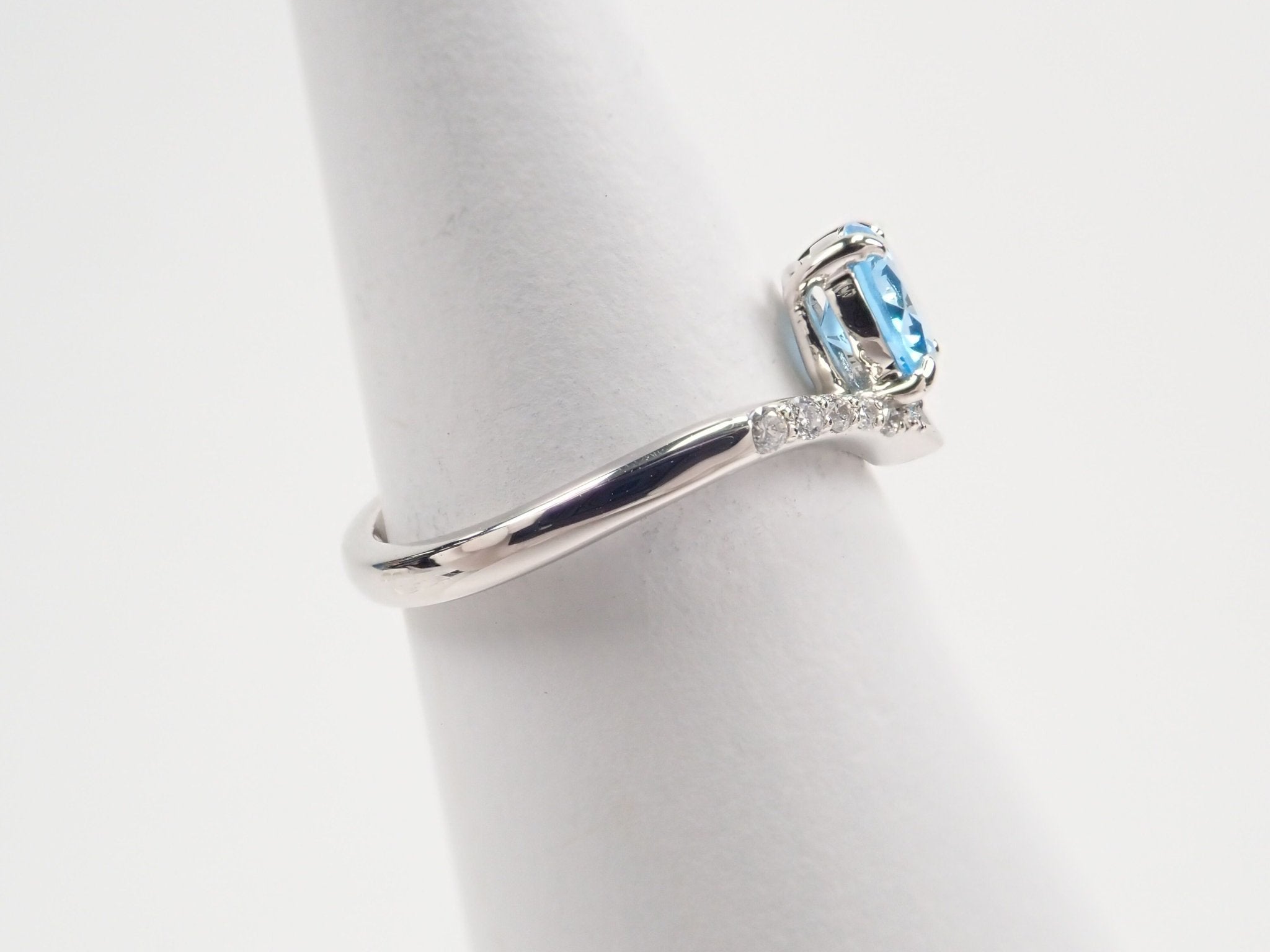 Pt950スイスブルートパーズ0.82ct リング(さくらインカット) - KARATZ STORE|カラッツSTORE