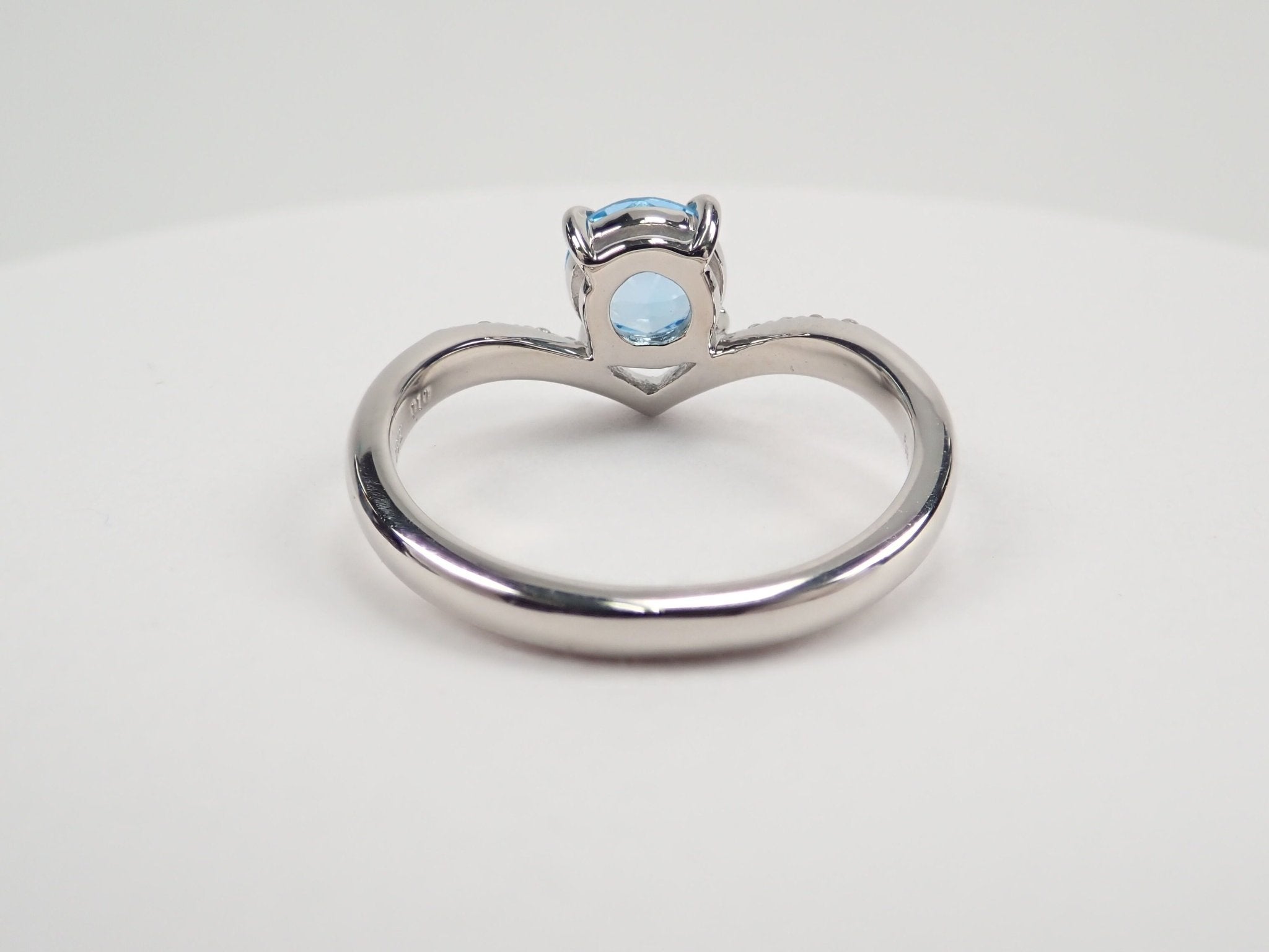 Pt950スイスブルートパーズ0.82ct リング(さくらインカット) - KARATZ STORE|カラッツSTORE