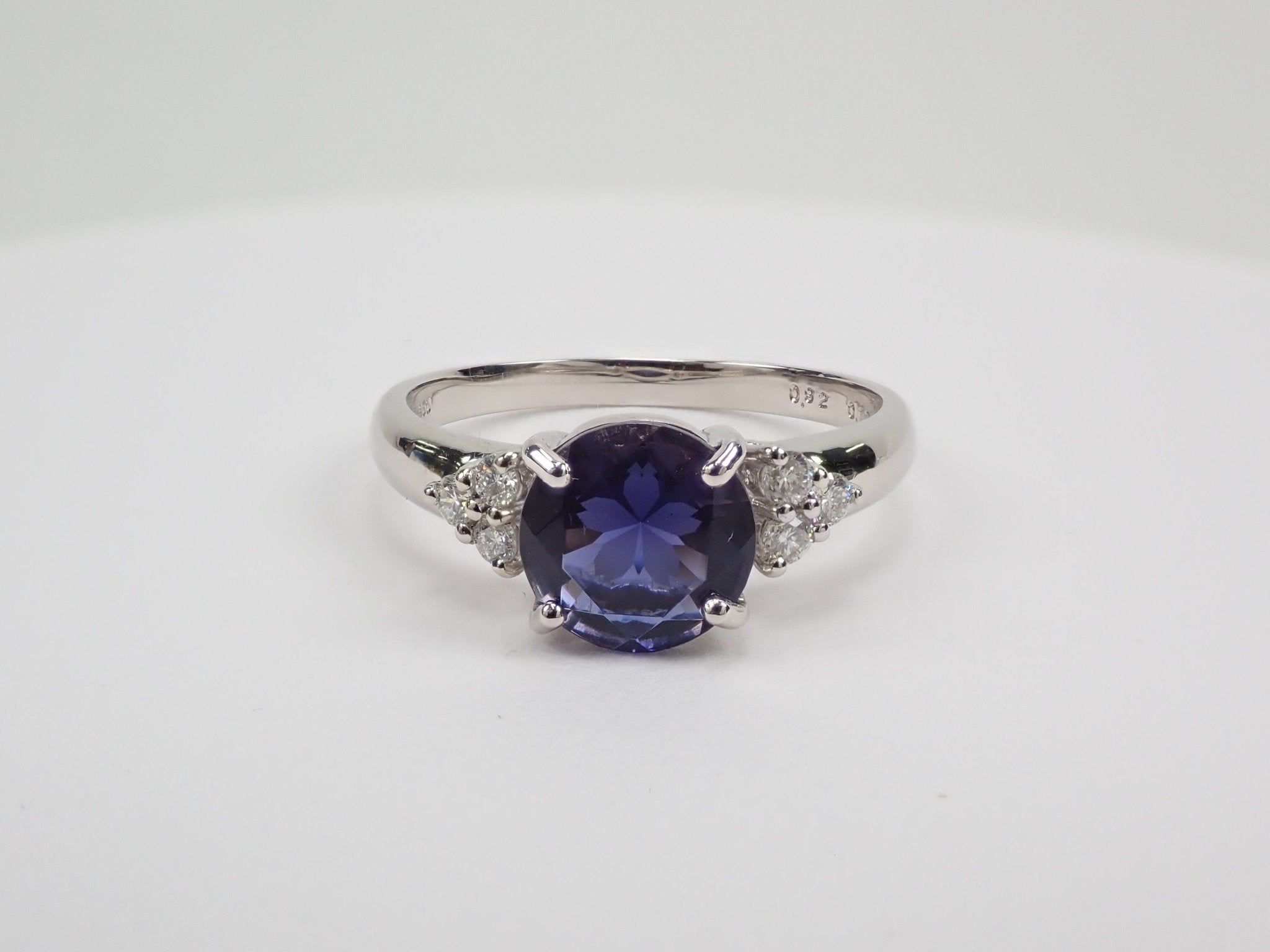 Pt950アイオライト0.92ct リング(さくらインカット) - KARATZ STORE|カラッツSTORE