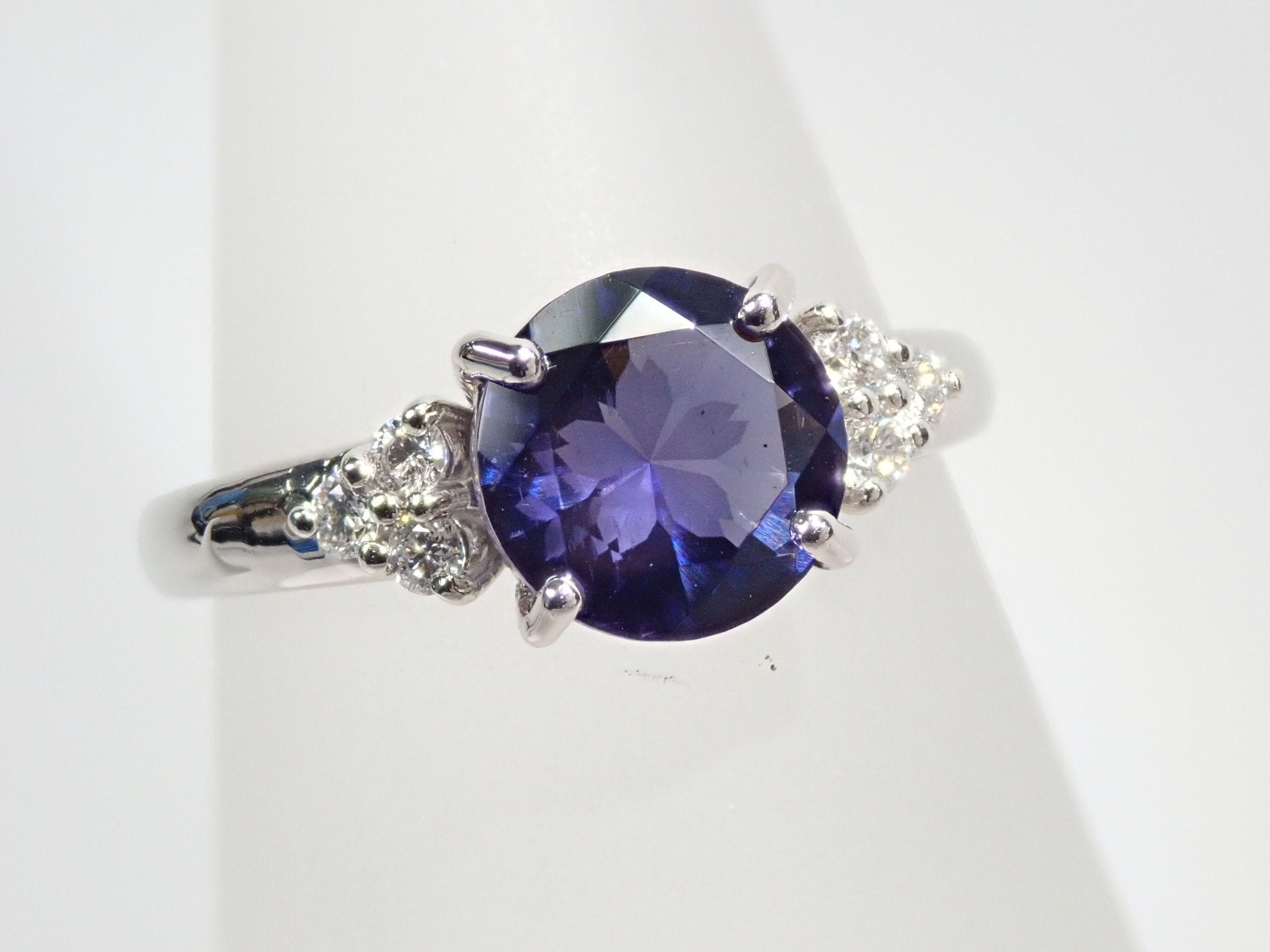 Pt950アイオライト0.92ct リング(さくらインカット) - KARATZ STORE|カラッツSTORE