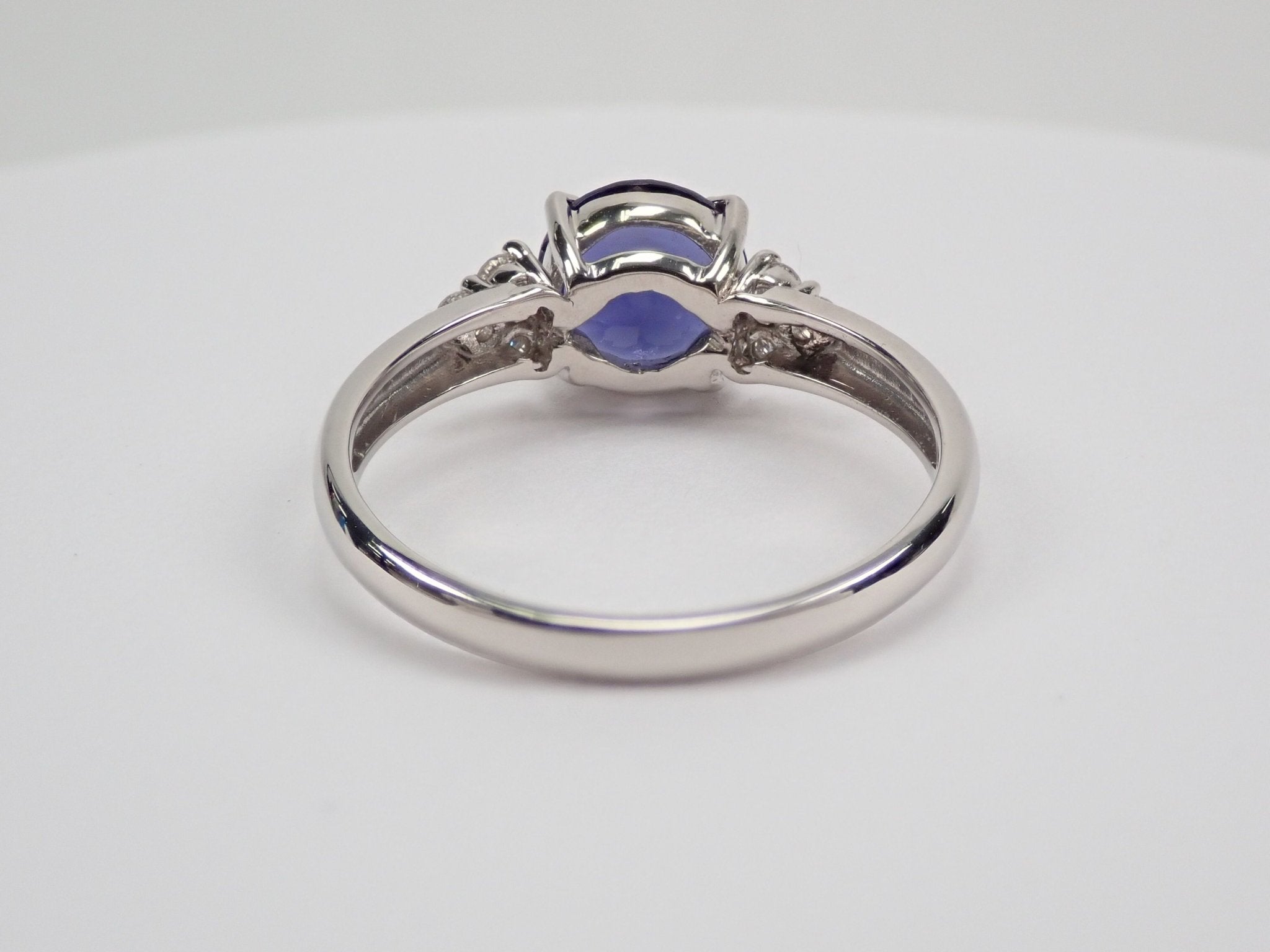 Pt950アイオライト0.92ct リング(さくらインカット) - KARATZ STORE|カラッツSTORE