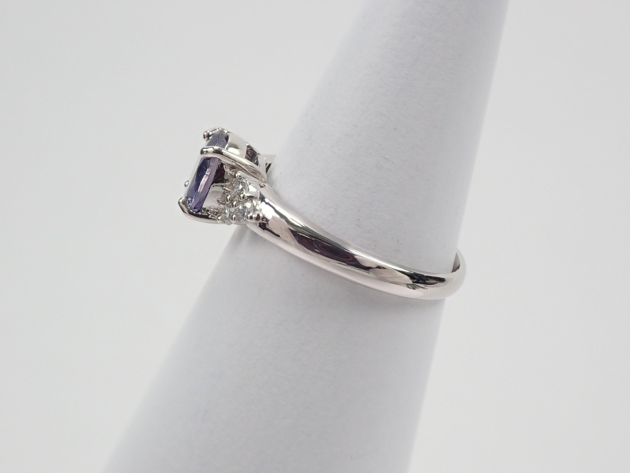 Pt950アイオライト0.92ct リング(さくらインカット) - KARATZ STORE|カラッツSTORE