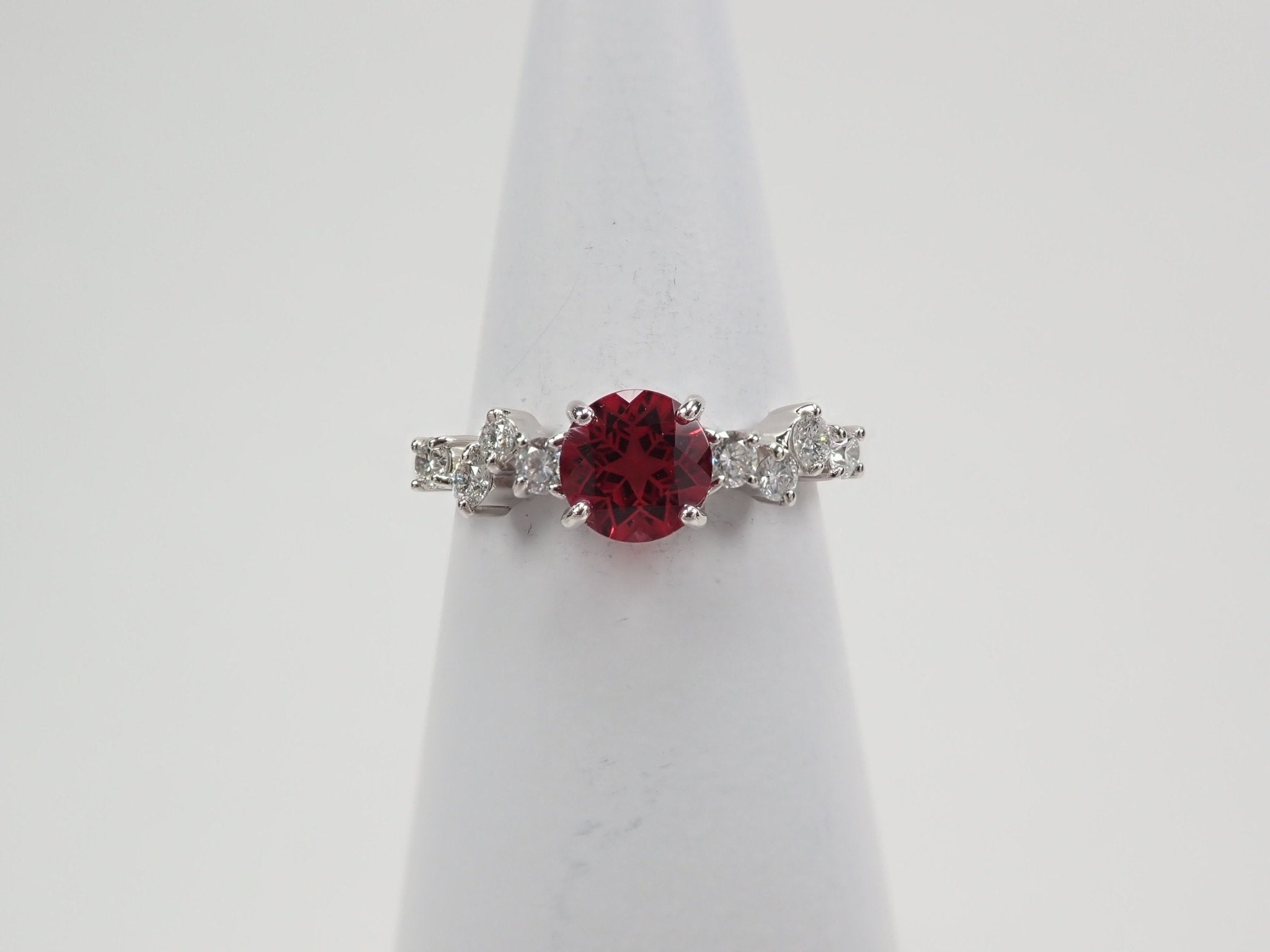 Pt950アルマンディンガーネット0.95ct リング(ダンデライオンカット) - KARATZ STORE|カラッツSTORE