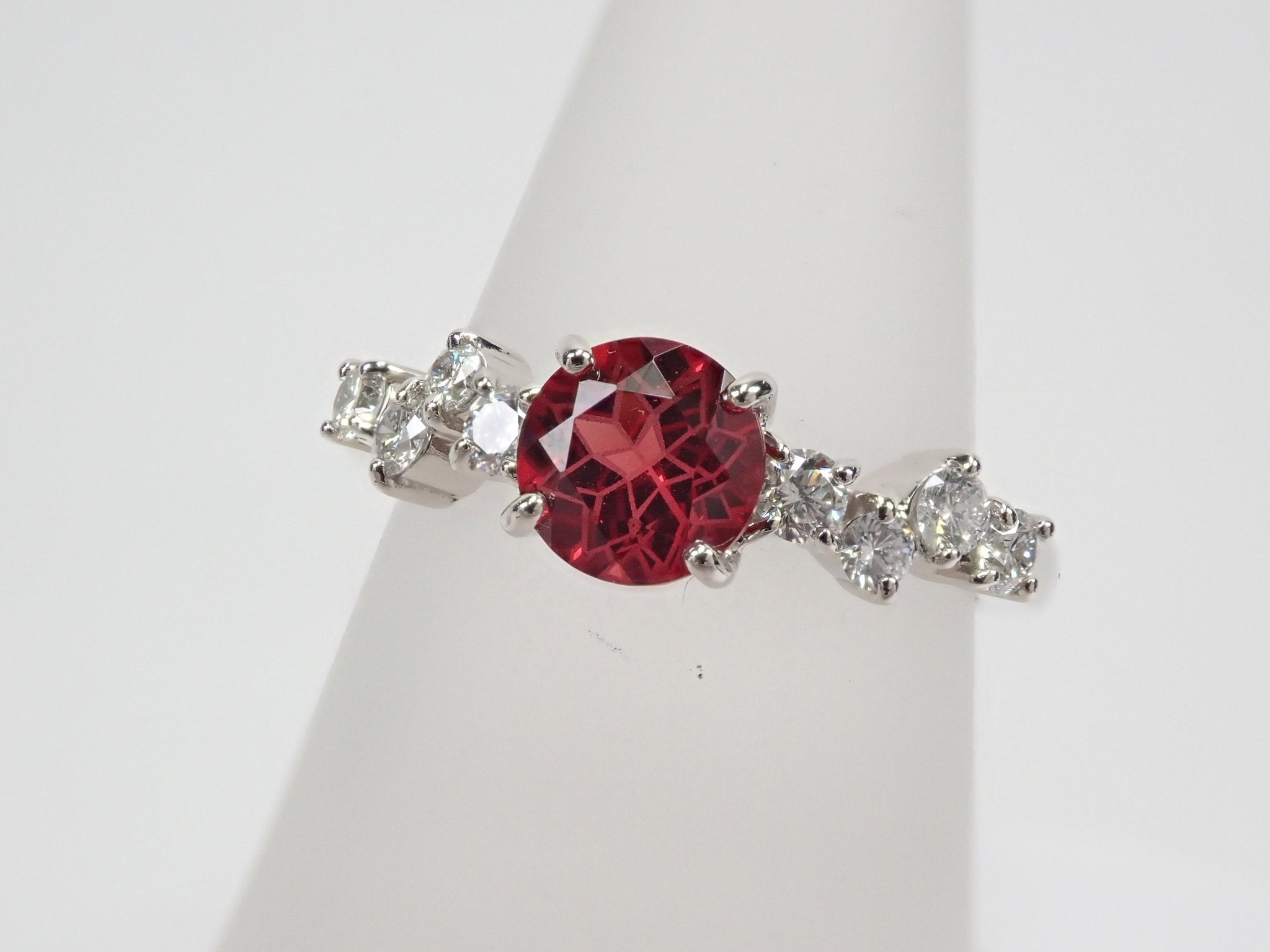 Pt950アルマンディンガーネット0.95ct リング(ダンデライオンカット) - KARATZ STORE|カラッツSTORE