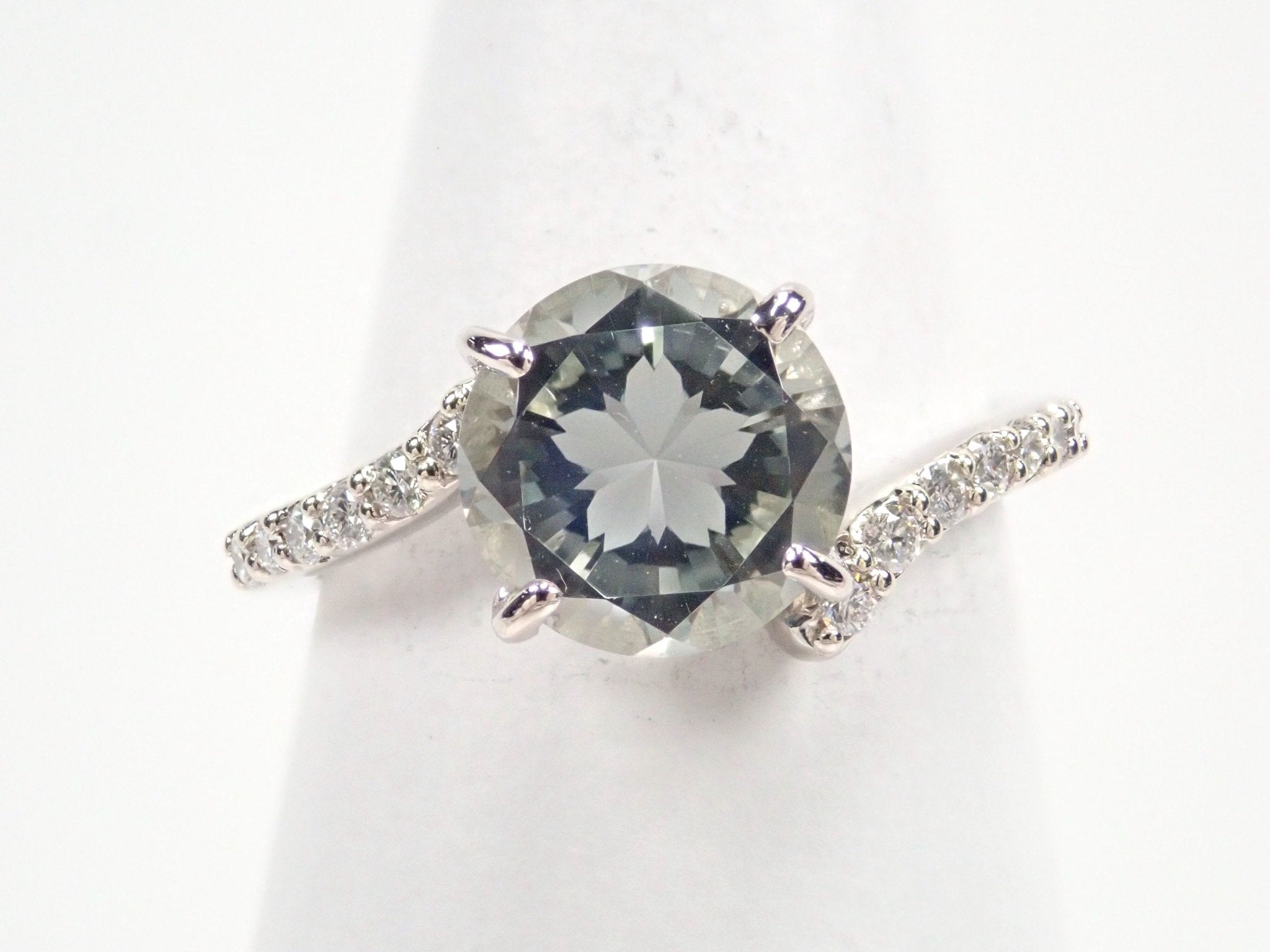 Pt950グリーンアメジスト1.59ct リング(さくらインカット) - KARATZ STORE|カラッツSTORE