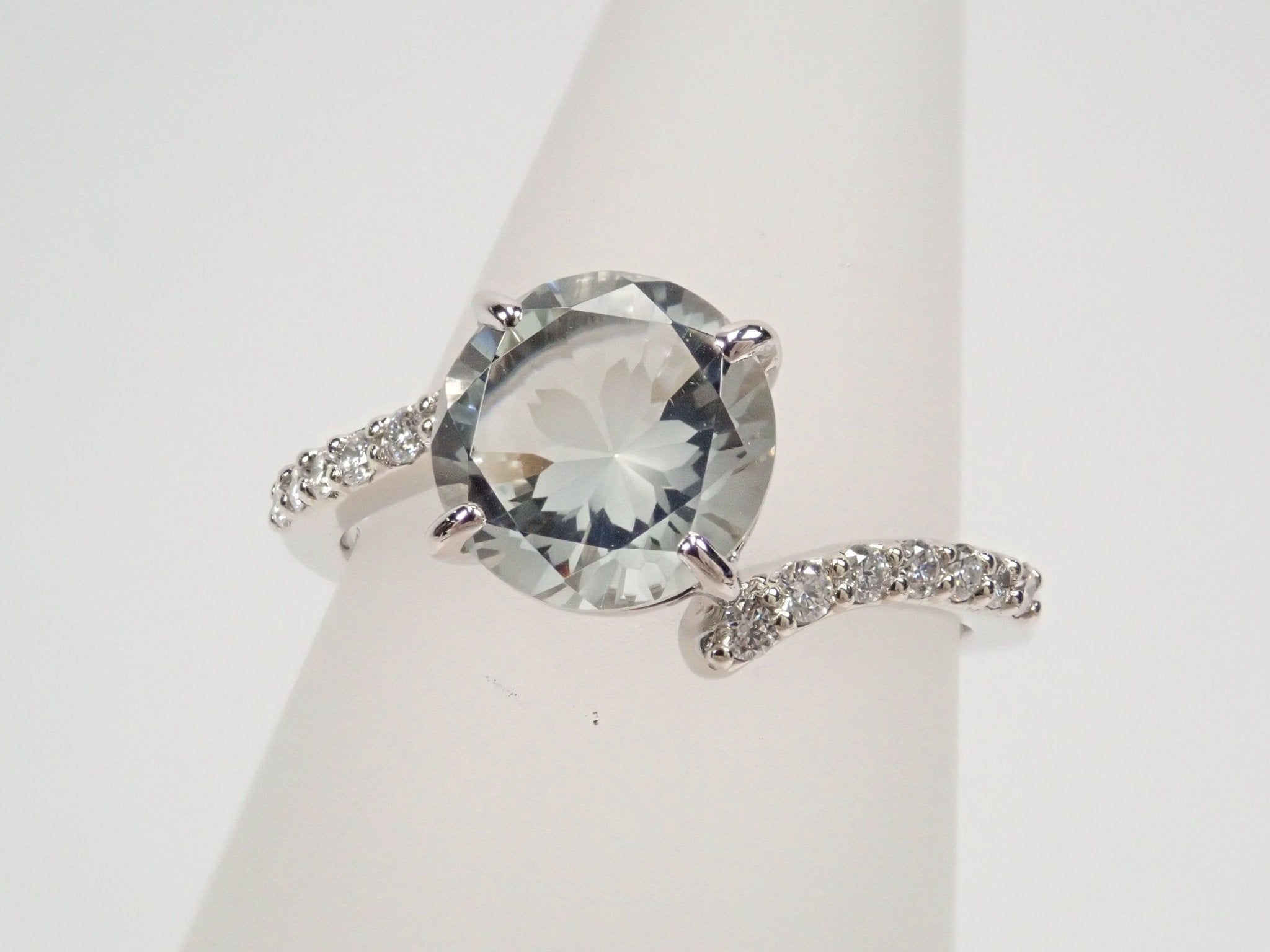 Pt950グリーンアメジスト1.59ct リング(さくらインカット) - KARATZ STORE|カラッツSTORE