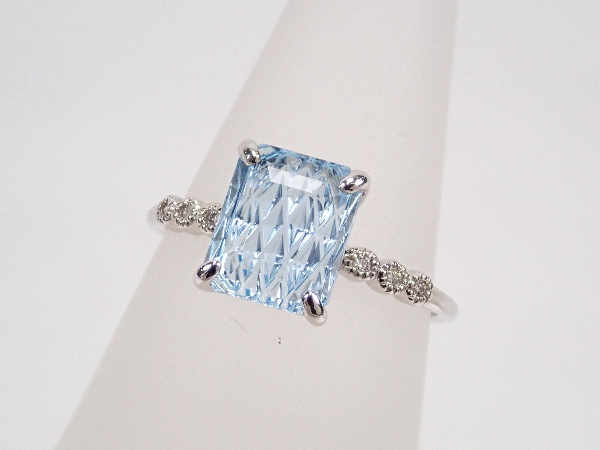 Pt950アクアマリン1.60ct リング(甲州貴石切子) - KARATZ STORE|カラッツSTORE