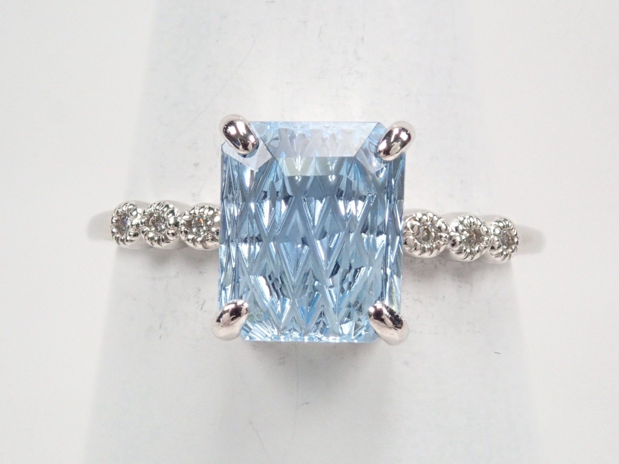 Pt950アクアマリン1.60ct リング(甲州貴石切子) - KARATZ STORE|カラッツSTORE