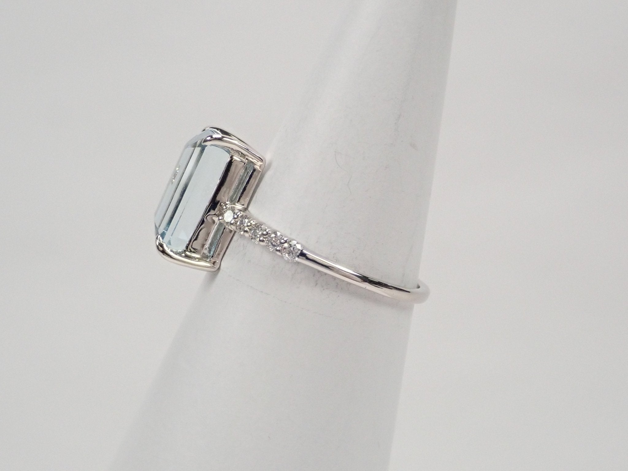 Pt950アクアマリン2.67ct リング(甲州貴石切子) - KARATZ STORE|カラッツSTORE
