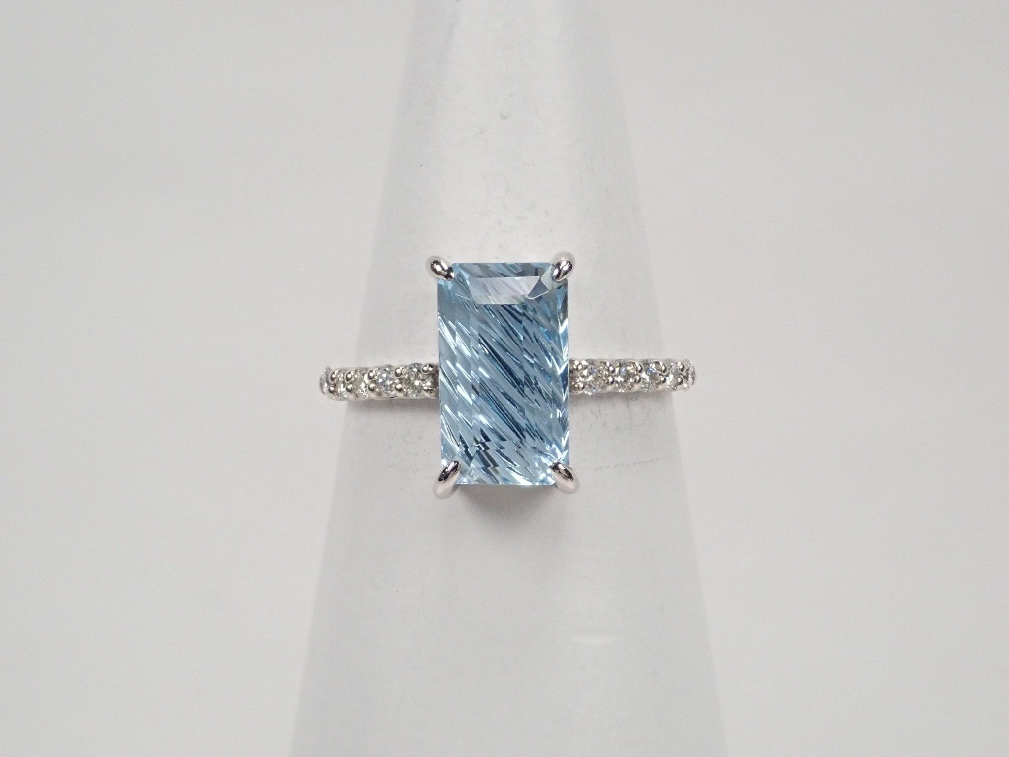 Pt950アクアマリン2.67ct リング(甲州貴石切子) - KARATZ STORE|カラッツSTORE