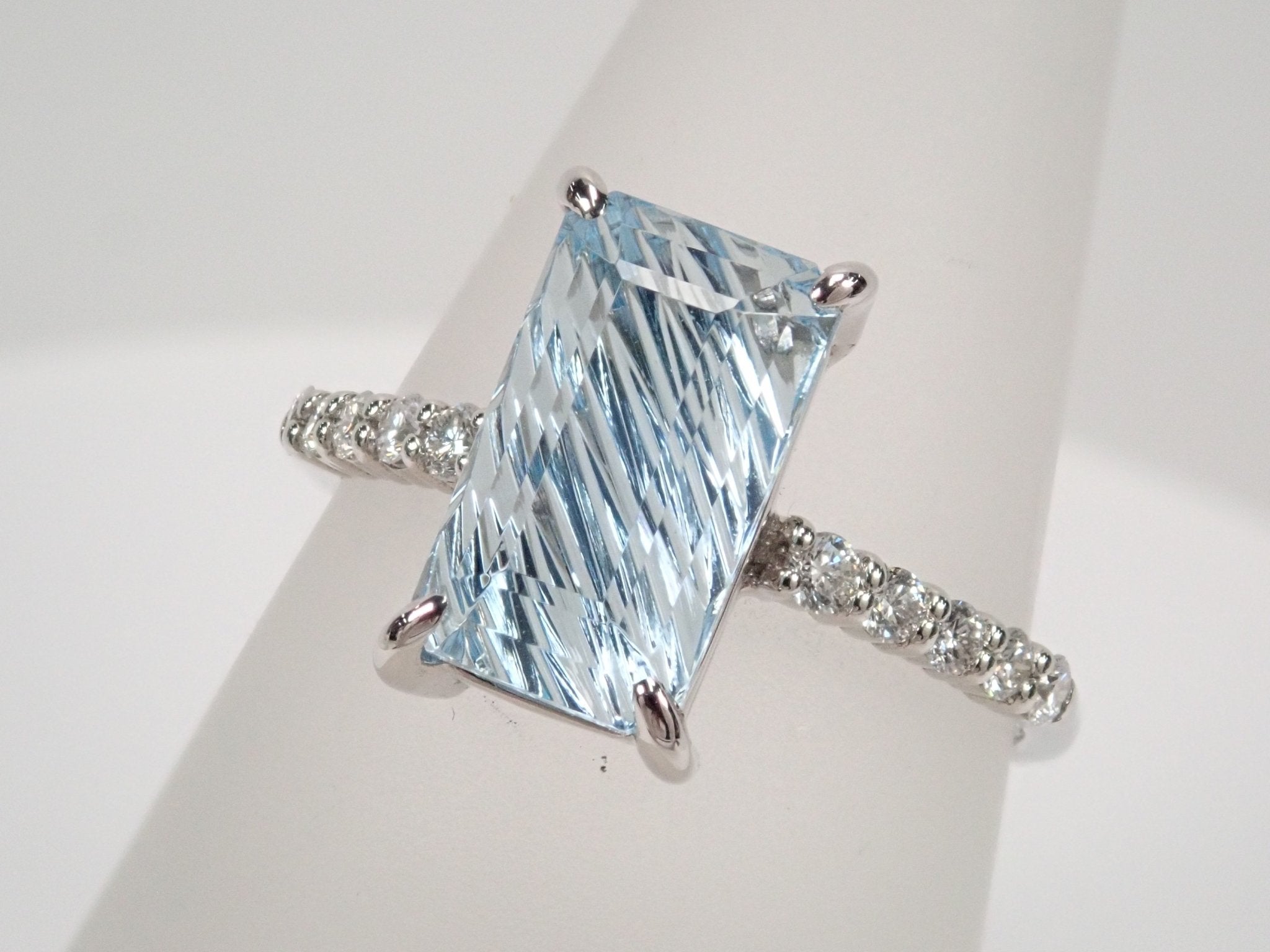 Pt950アクアマリン2.67ct リング(甲州貴石切子) - KARATZ STORE|カラッツSTORE