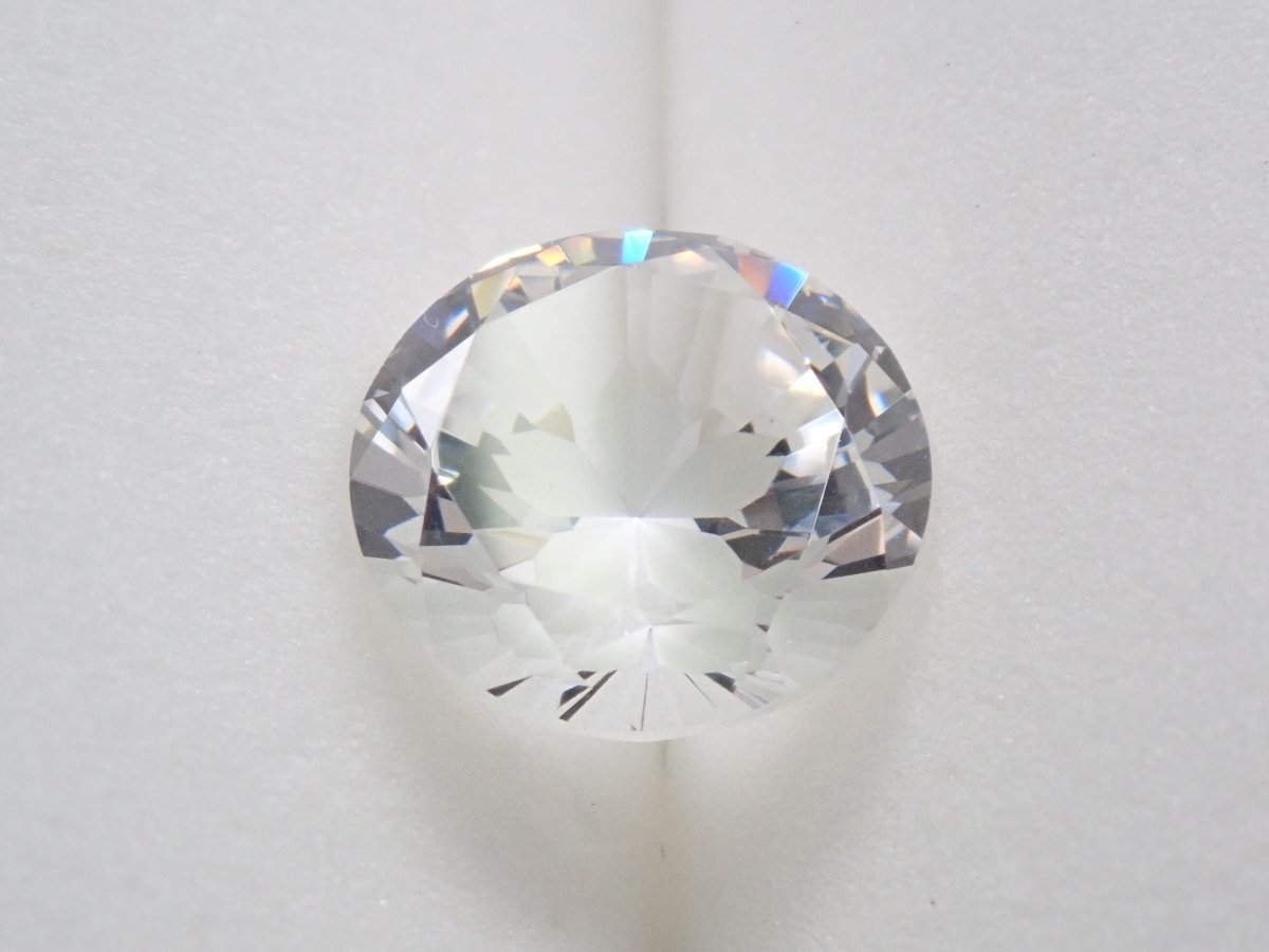【さくらインカット】YAG(イットリウムアルミニウムガーネット) 10mm/4.779ctルース ワッペン付 - カラッツSTORE