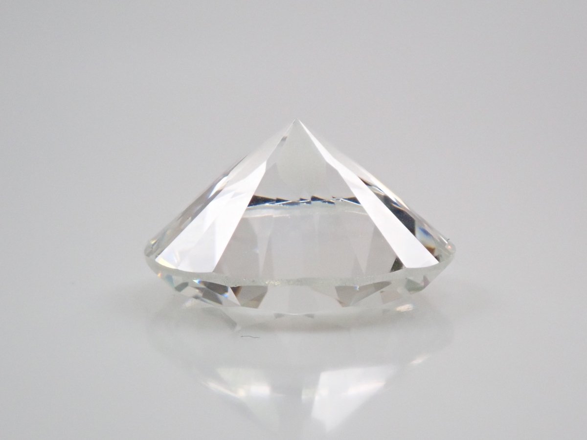 【さくらインカット】YAG(イットリウムアルミニウムガーネット) 10mm/4.779ctルース ワッペン付 - カラッツSTORE