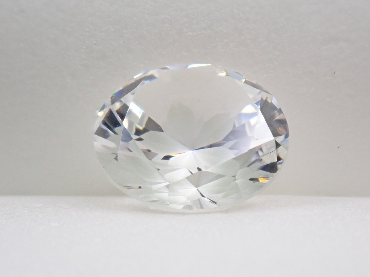 【さくらインカット】YAG(イットリウムアルミニウムガーネット) 10mm/4.779ctルース ワッペン付 - カラッツSTORE