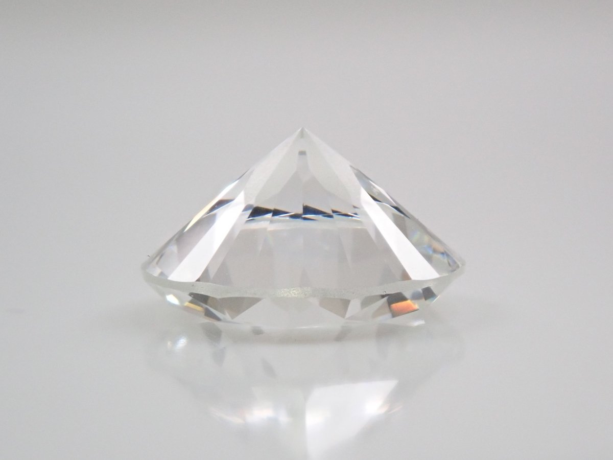 【さくらインカット】YAG(イットリウムアルミニウムガーネット) 10mm/4.779ctルース ワッペン付 - カラッツSTORE