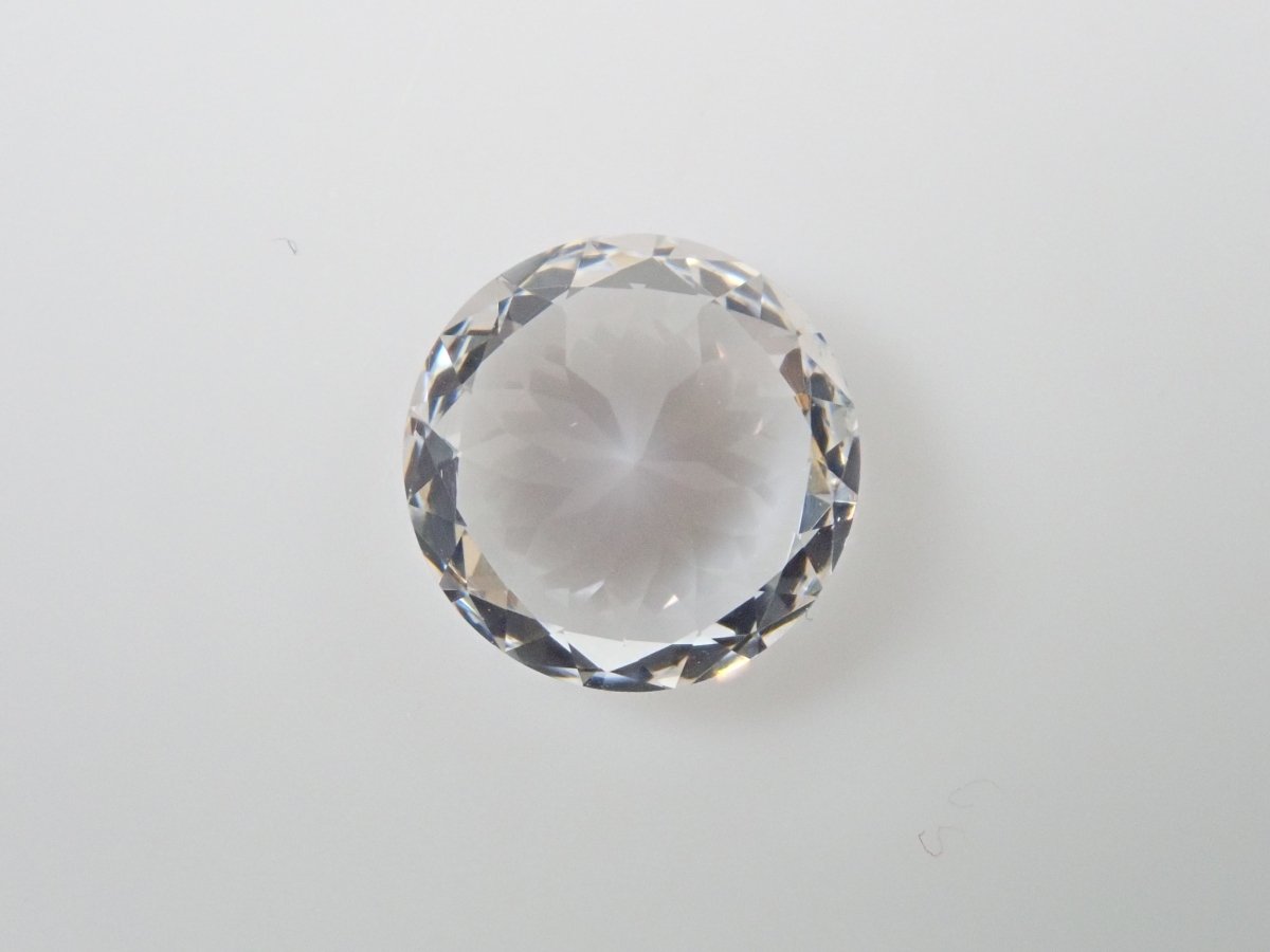 【サンジェ氏】YAG(イットリウムアルミニウムガーネット) 6.5mm/1.548ctルース - カラッツSTORE