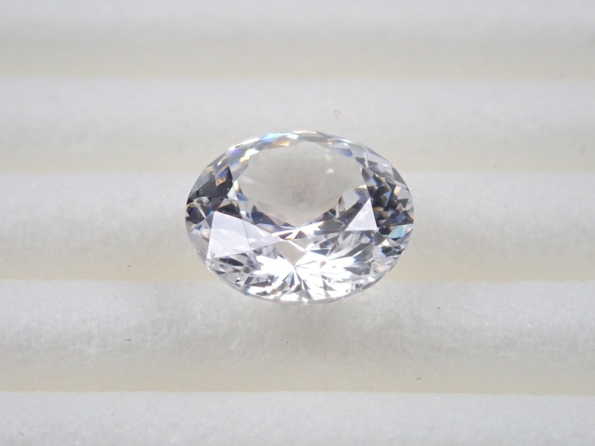 【サンジェ氏】YAG(イットリウムアルミニウムガーネット) 6.5mm/1.548ctルース - カラッツSTORE