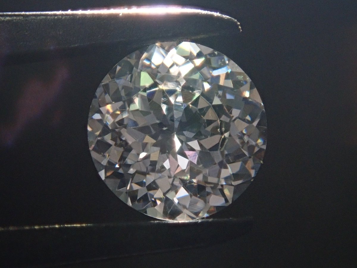 【サンジェ氏】YAG(イットリウムアルミニウムガーネット) 6.5mm/1.548ctルース - カラッツSTORE