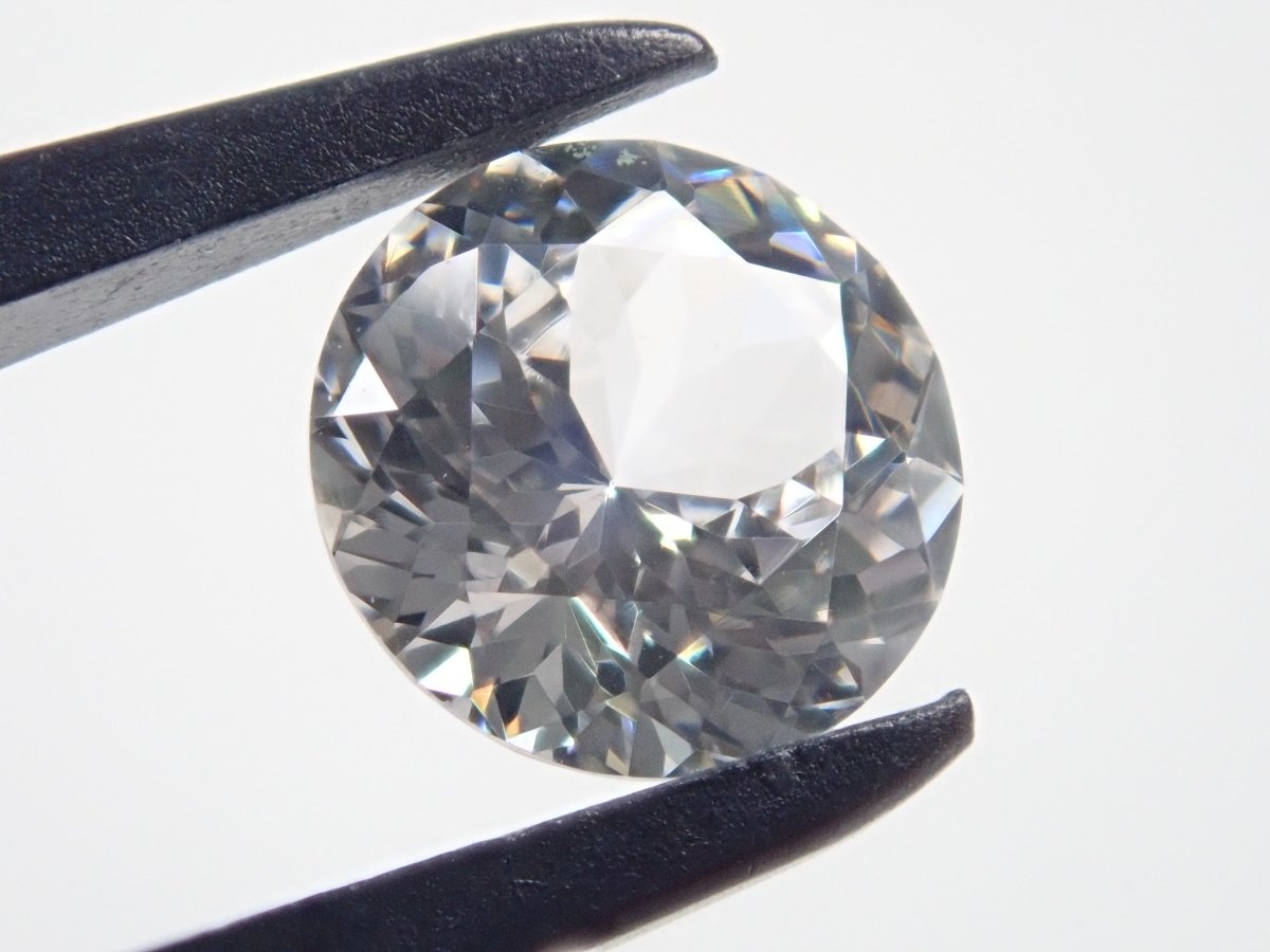 【サンジェ氏】YAG(イットリウムアルミニウムガーネット) 6.5mm/1.548ctルース - カラッツSTORE