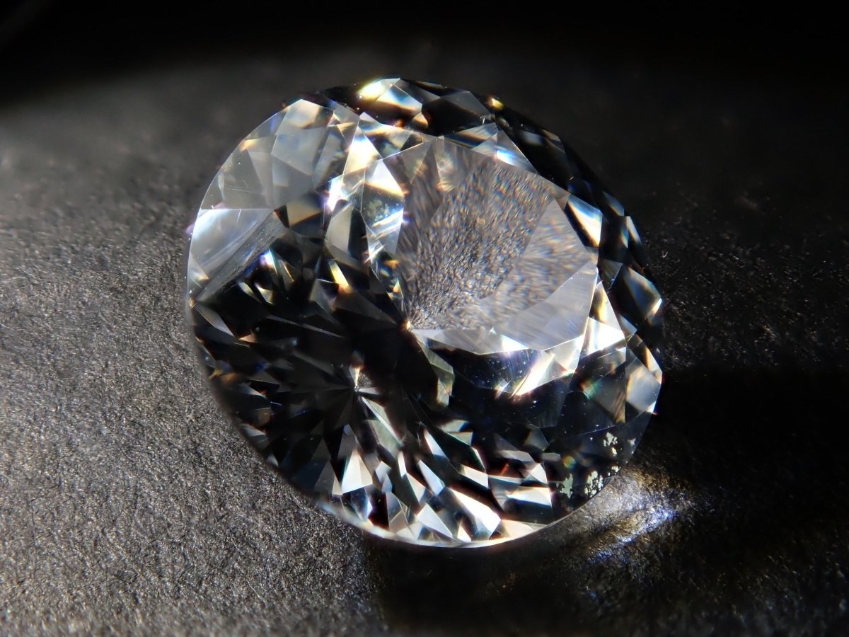 【サンジェ氏】YAG(イットリウムアルミニウムガーネット) 6.5mm/1.548ctルース - カラッツSTORE