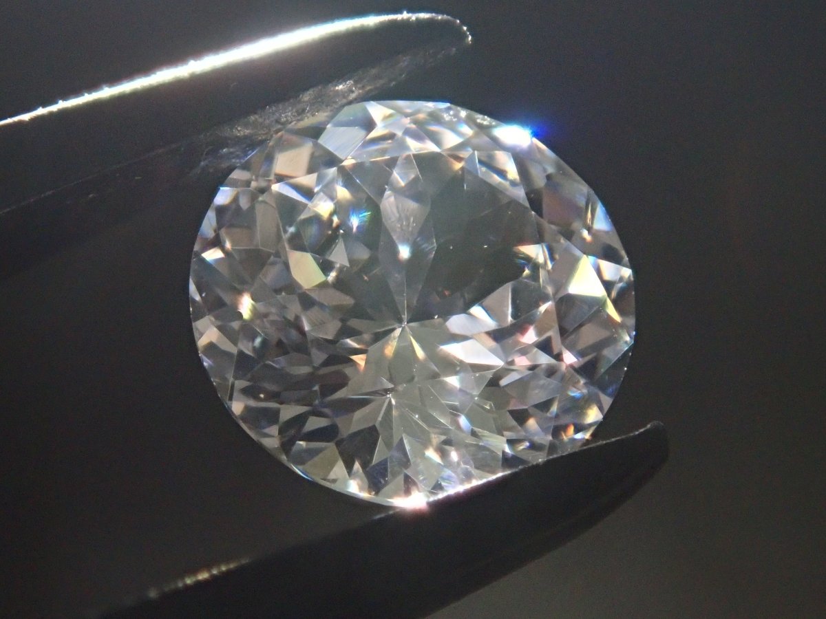 【サンジェ氏】YAG(イットリウムアルミニウムガーネット) 6.5mm/1.548ctルース - カラッツSTORE