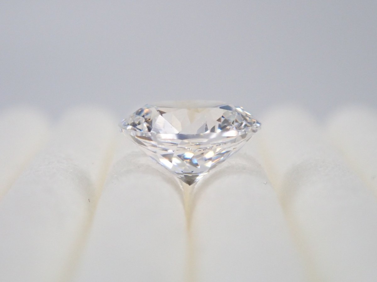 【サンジェ氏】YAG(イットリウムアルミニウムガーネット) 6.5mm/1.548ctルース - カラッツSTORE